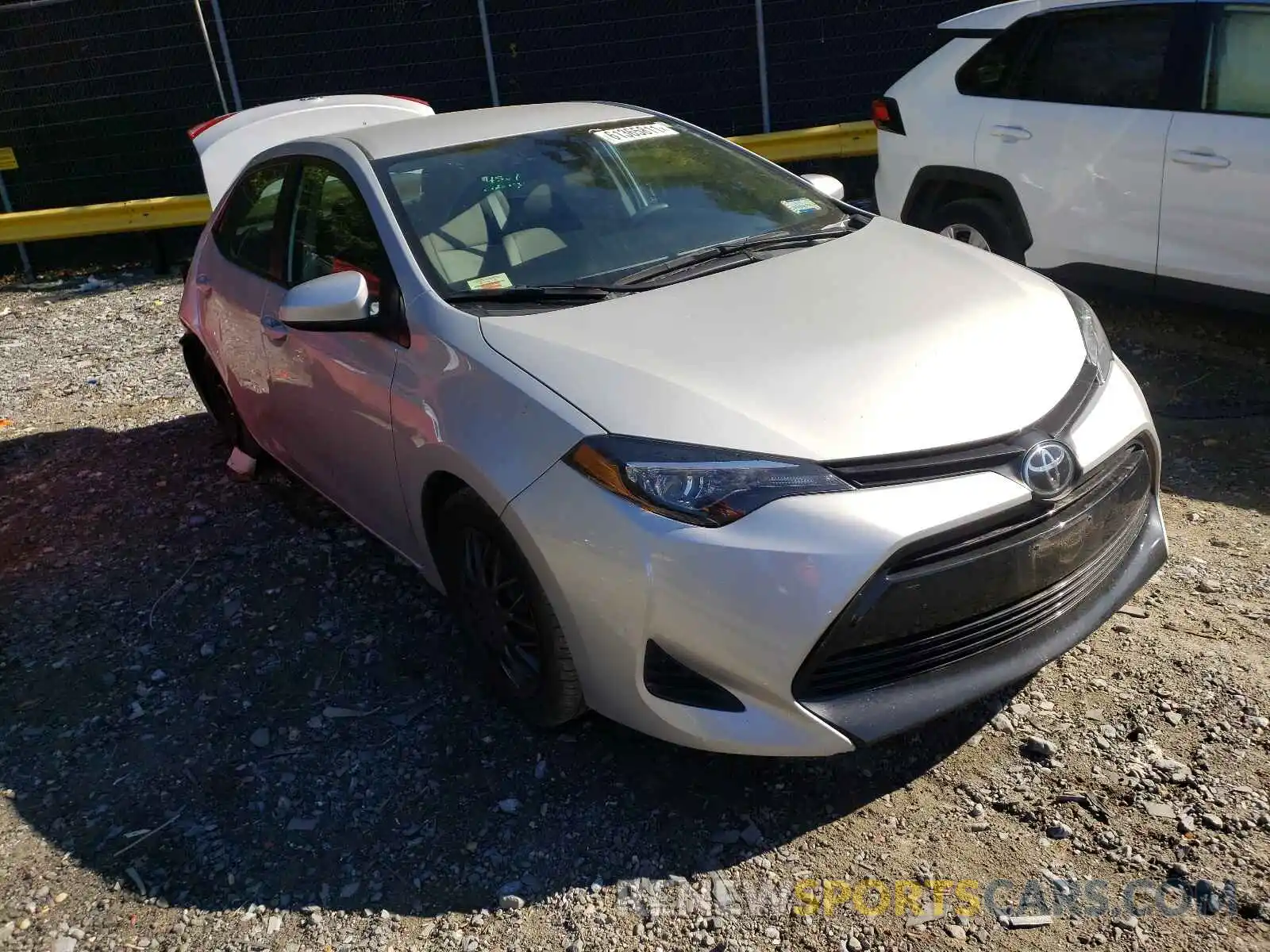 1 Photograph of a damaged car 5YFBURHEXKP939750 TOYOTA COROLLA 2019