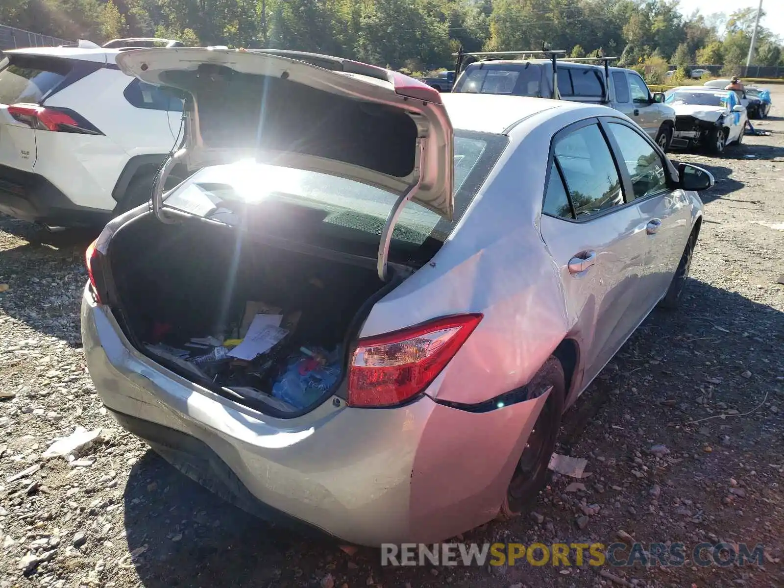 4 Photograph of a damaged car 5YFBURHEXKP939750 TOYOTA COROLLA 2019