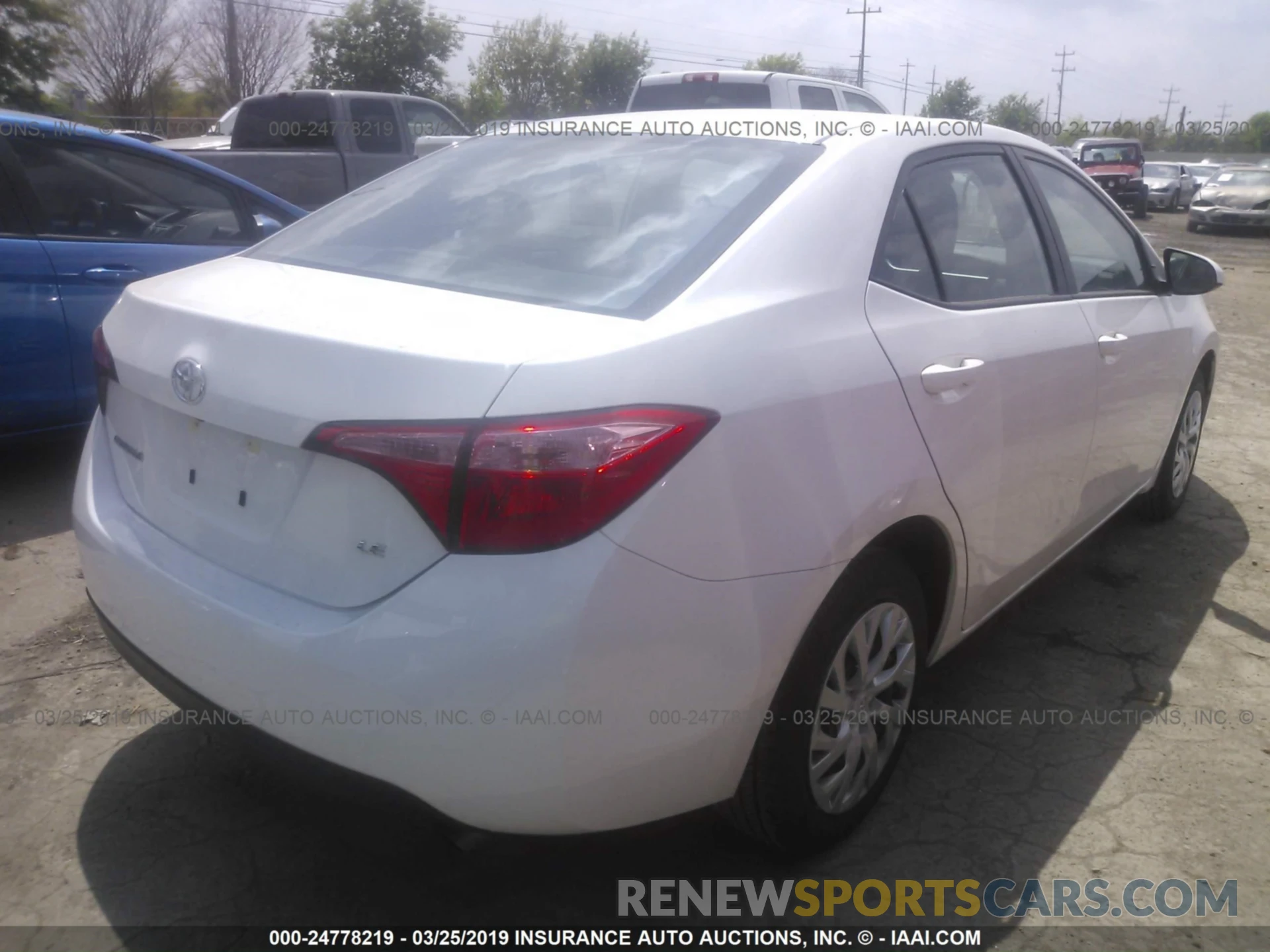 4 Photograph of a damaged car 5YFBURHEXKP940199 TOYOTA COROLLA 2019