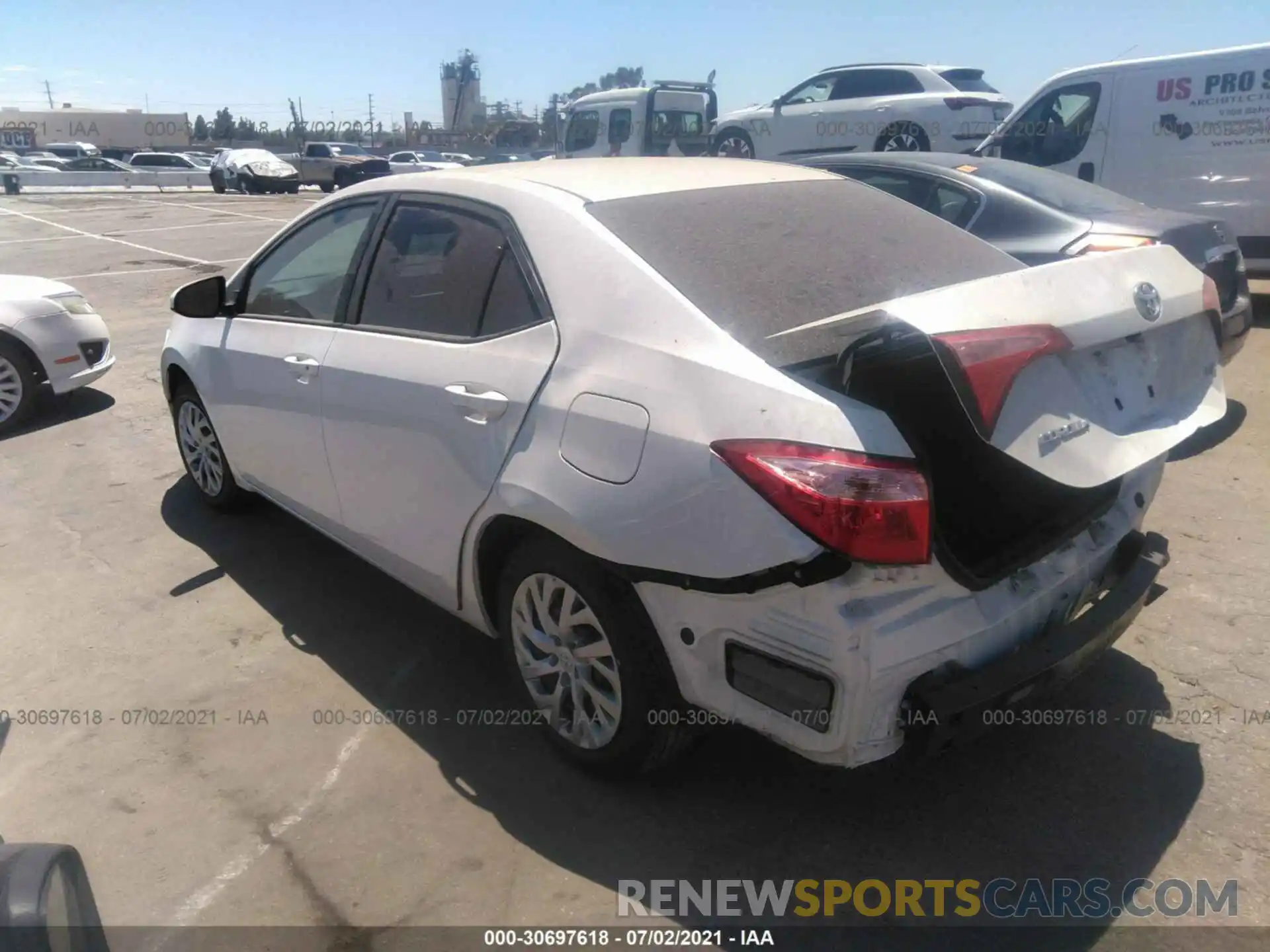 3 Photograph of a damaged car 5YFBURHEXKP940736 TOYOTA COROLLA 2019