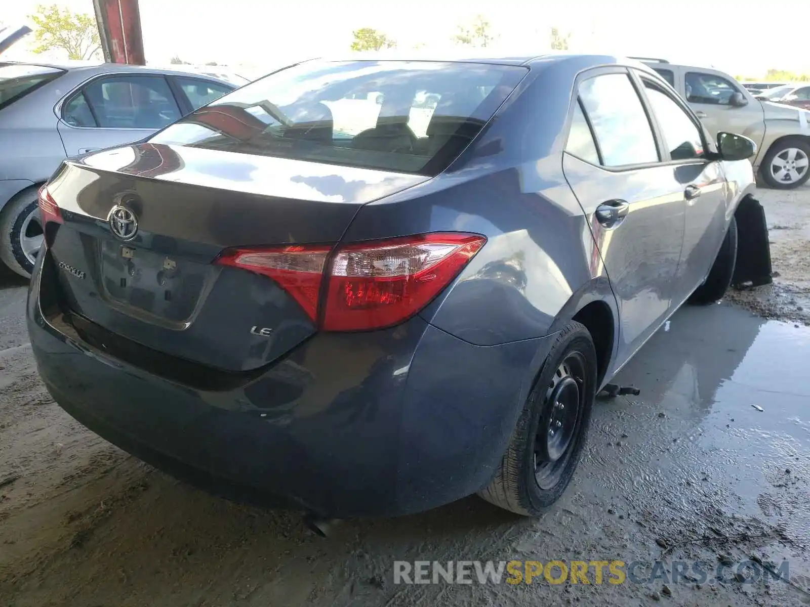 4 Photograph of a damaged car 5YFBURHEXKP941045 TOYOTA COROLLA 2019