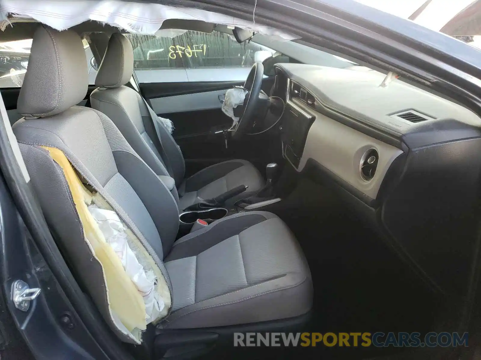 5 Photograph of a damaged car 5YFBURHEXKP941045 TOYOTA COROLLA 2019