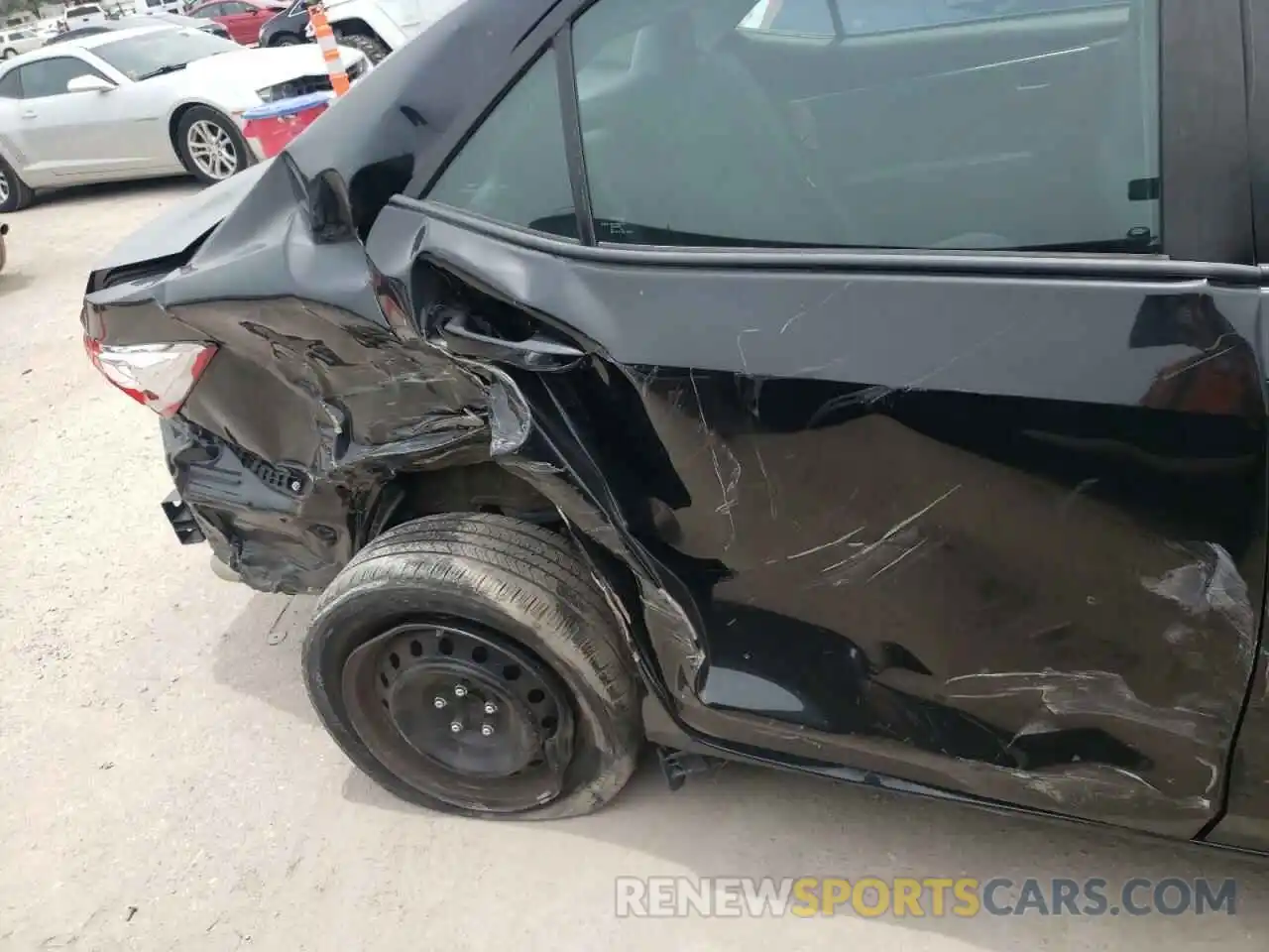 9 Photograph of a damaged car 5YFBURHEXKP942471 TOYOTA COROLLA 2019