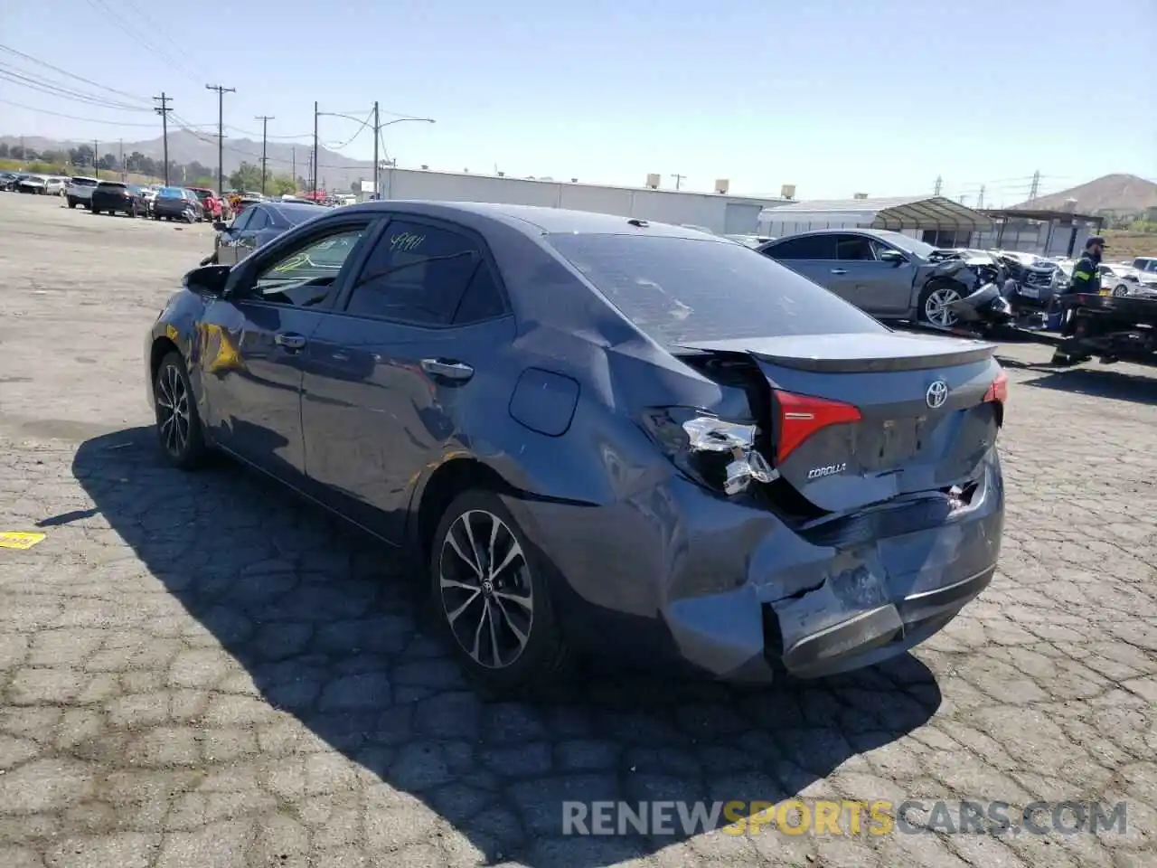 3 Photograph of a damaged car 5YFBURHEXKP943037 TOYOTA COROLLA 2019