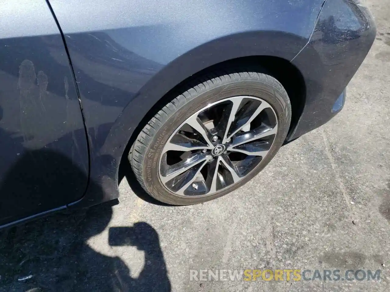 9 Photograph of a damaged car 5YFBURHEXKP943037 TOYOTA COROLLA 2019