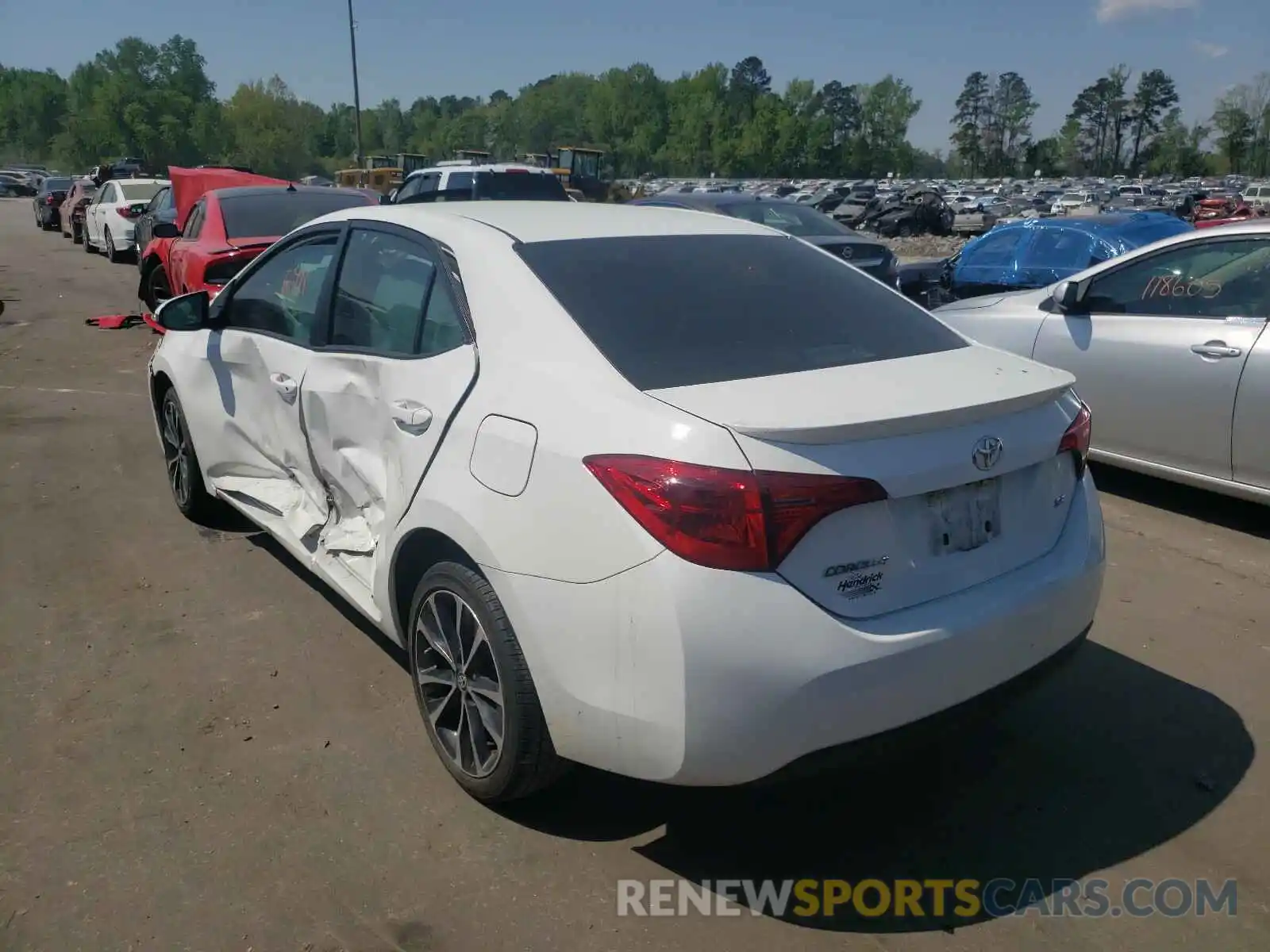 3 Photograph of a damaged car 5YFBURHEXKP943393 TOYOTA COROLLA 2019