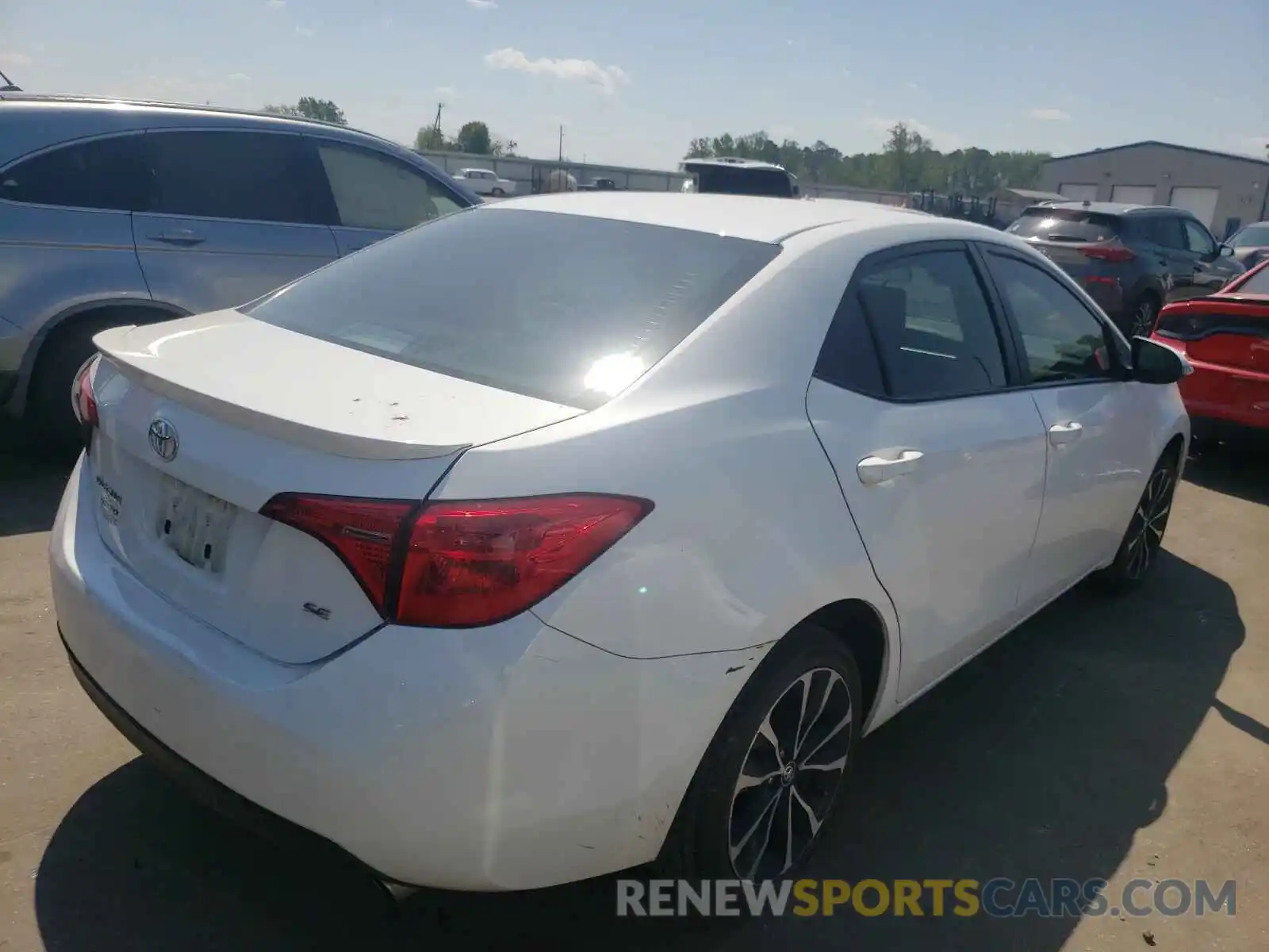 4 Photograph of a damaged car 5YFBURHEXKP943393 TOYOTA COROLLA 2019