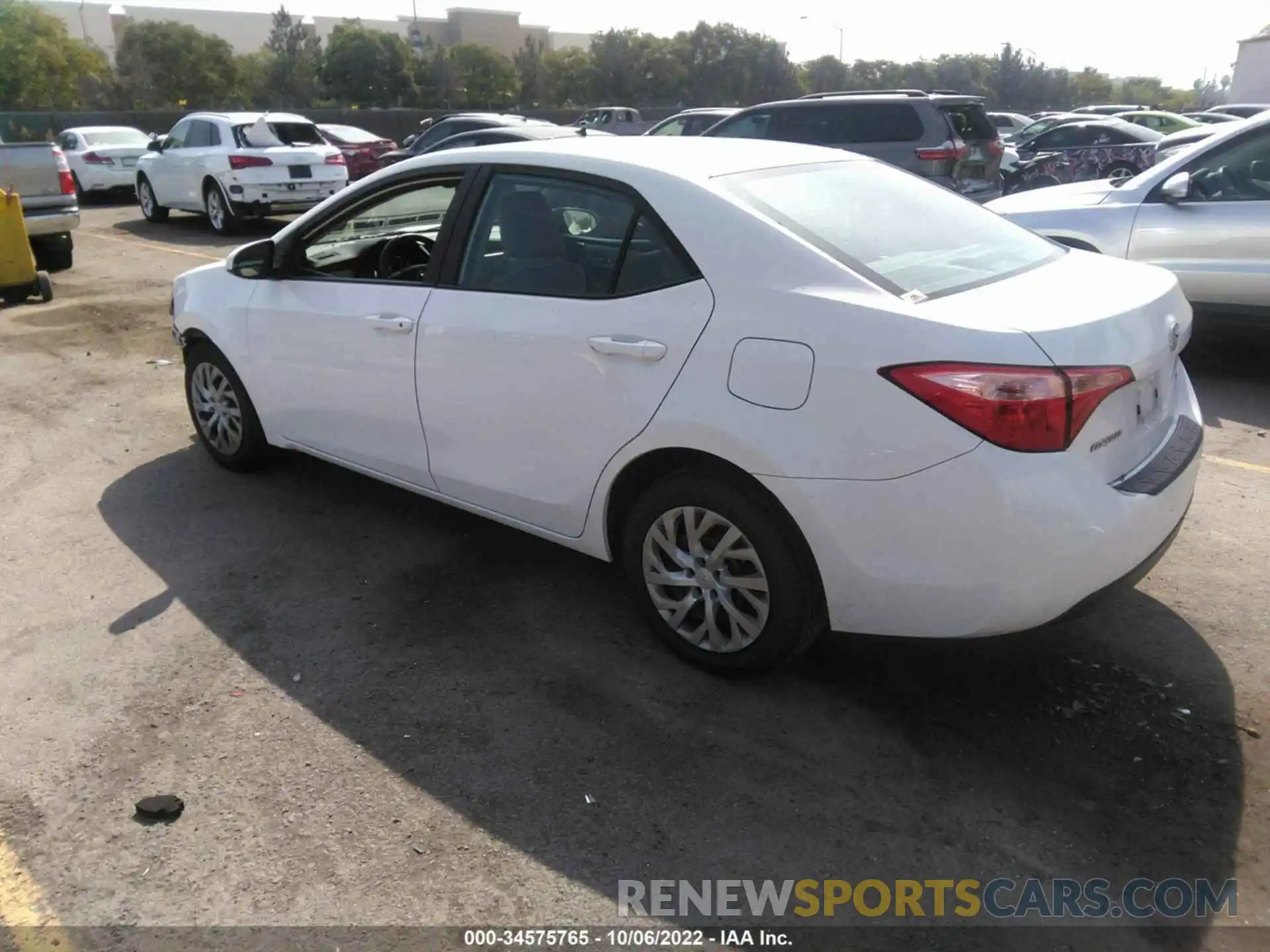 3 Photograph of a damaged car 5YFBURHEXKP943703 TOYOTA COROLLA 2019