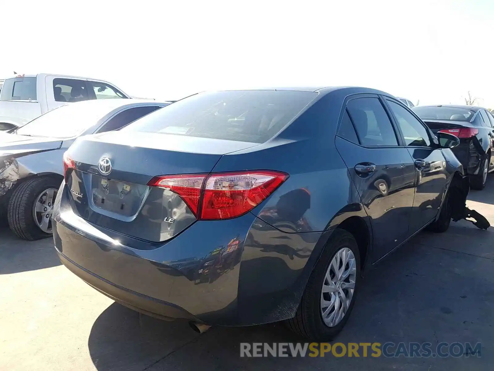 4 Photograph of a damaged car 5YFBURHEXKP943877 TOYOTA COROLLA 2019