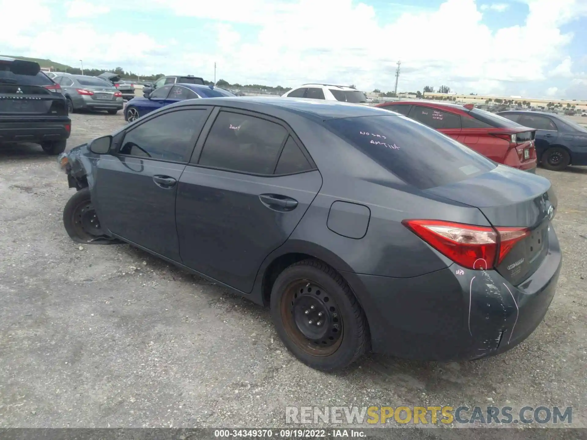 3 Photograph of a damaged car 5YFBURHEXKP944009 TOYOTA COROLLA 2019