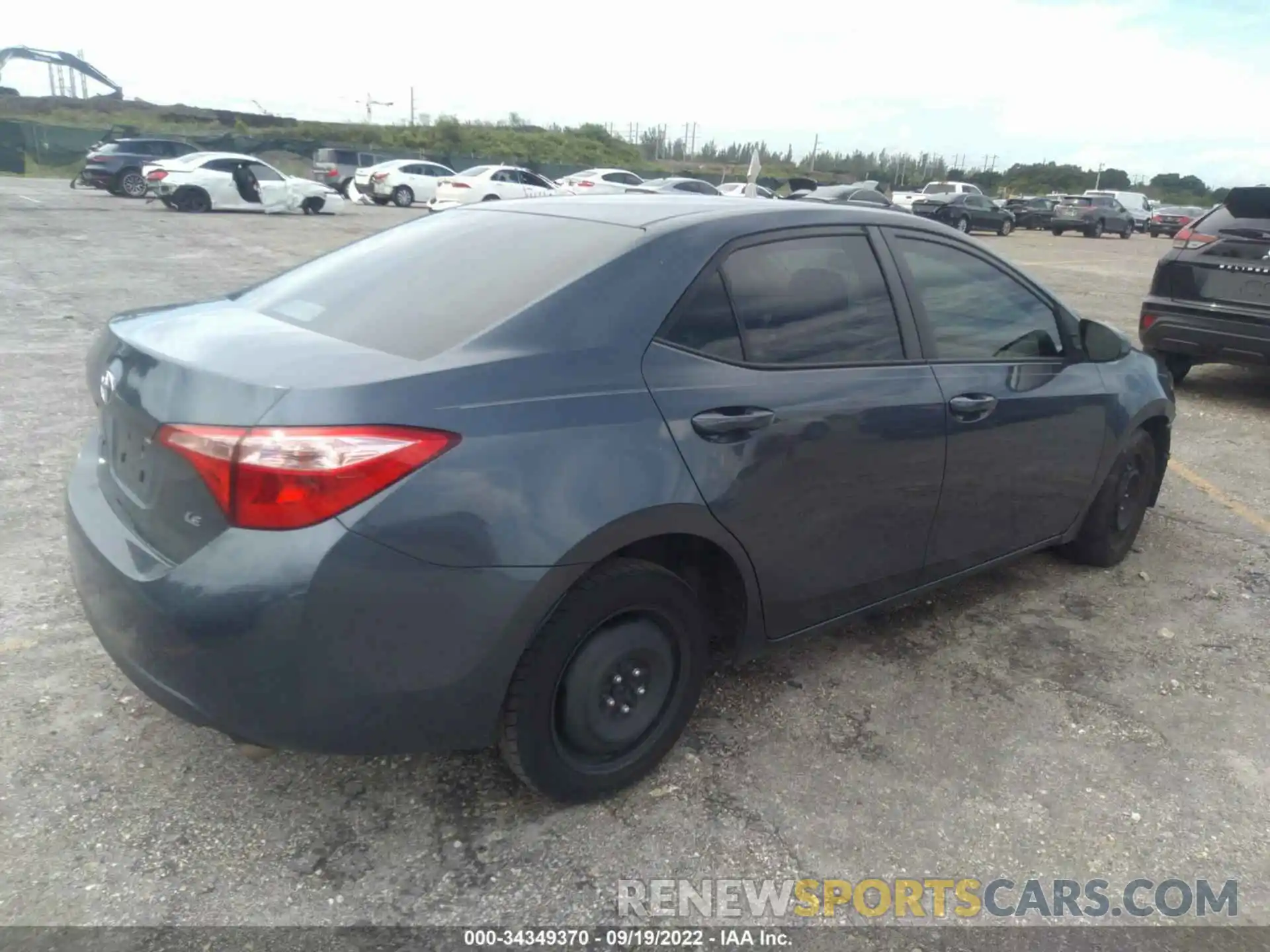 4 Photograph of a damaged car 5YFBURHEXKP944009 TOYOTA COROLLA 2019