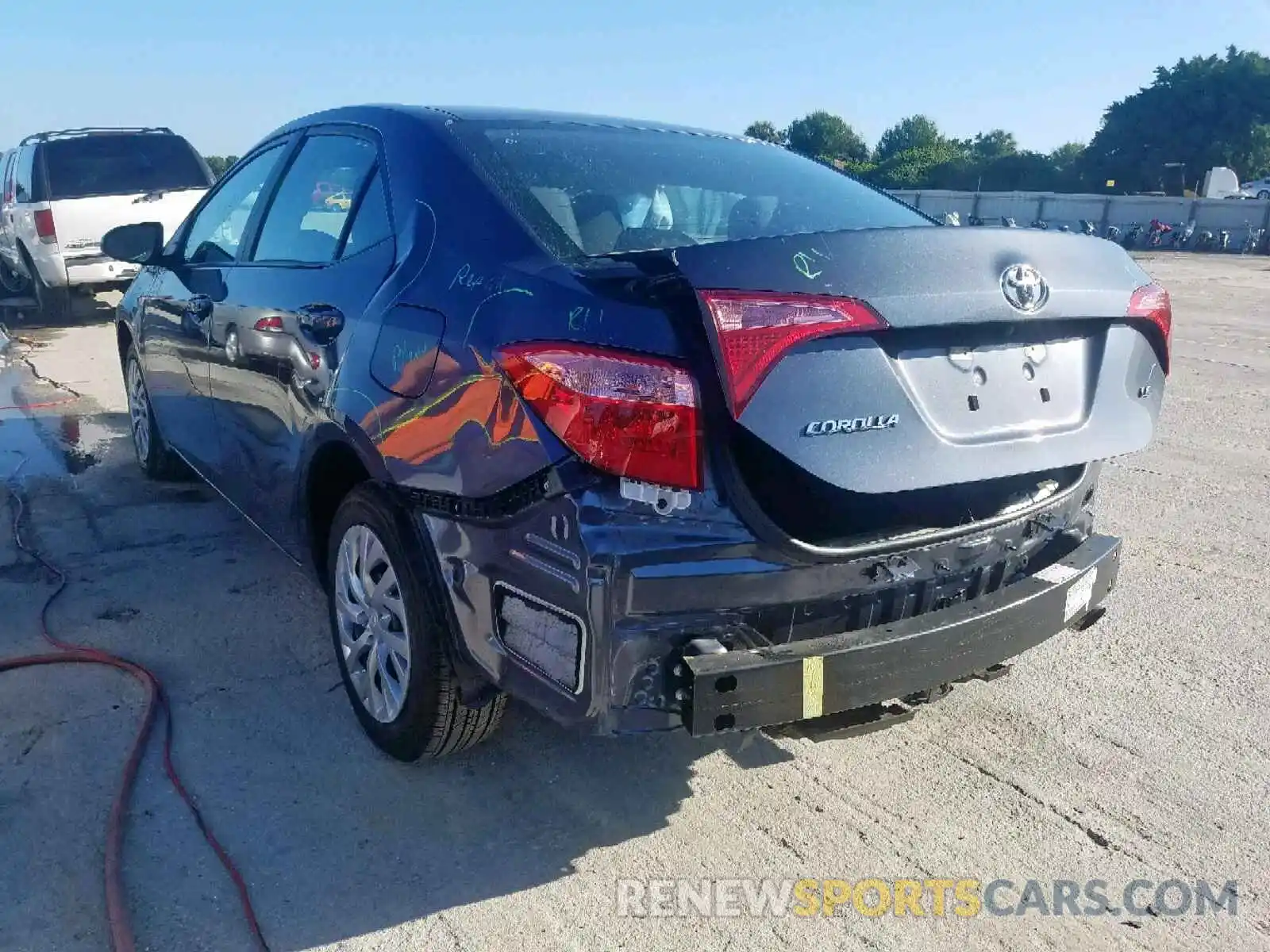 3 Photograph of a damaged car 5YFBURHEXKP944107 TOYOTA COROLLA 2019