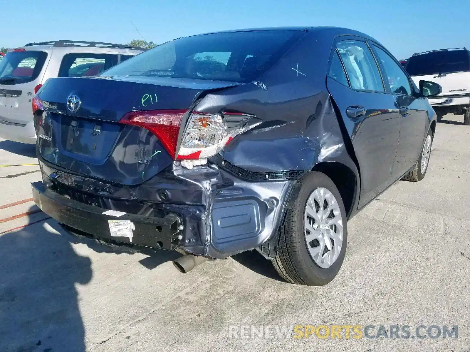 4 Photograph of a damaged car 5YFBURHEXKP944107 TOYOTA COROLLA 2019