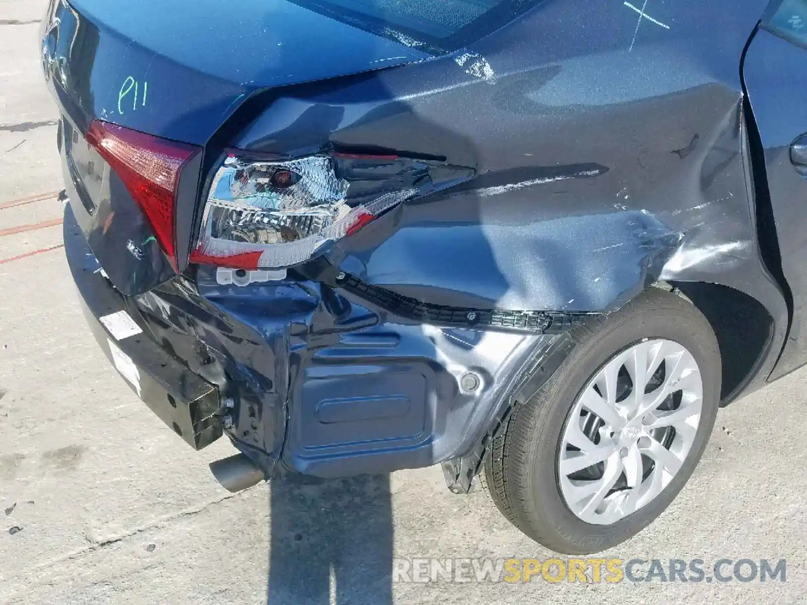 9 Photograph of a damaged car 5YFBURHEXKP944107 TOYOTA COROLLA 2019