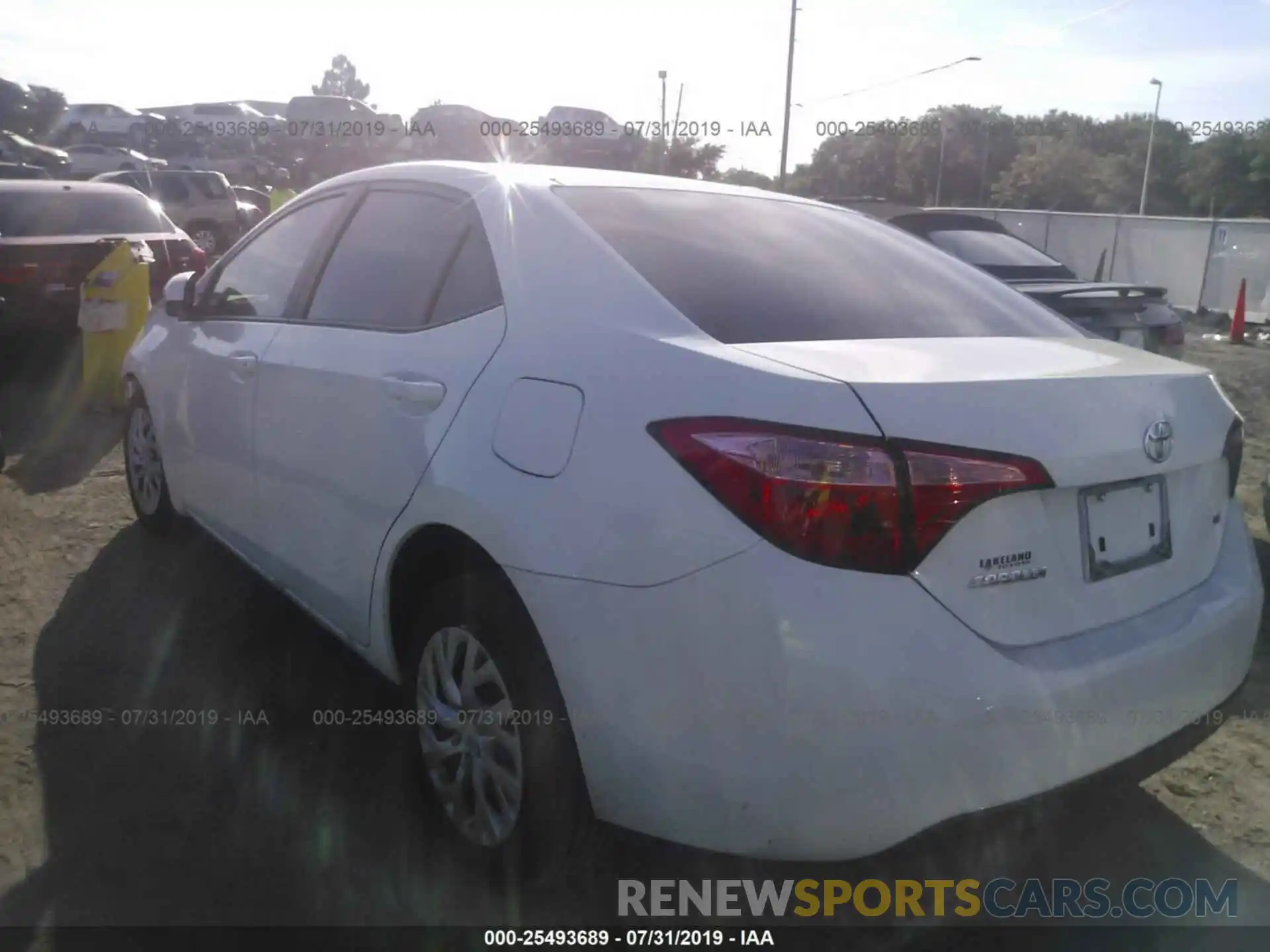 3 Photograph of a damaged car 5YFBURHEXKP944513 TOYOTA COROLLA 2019