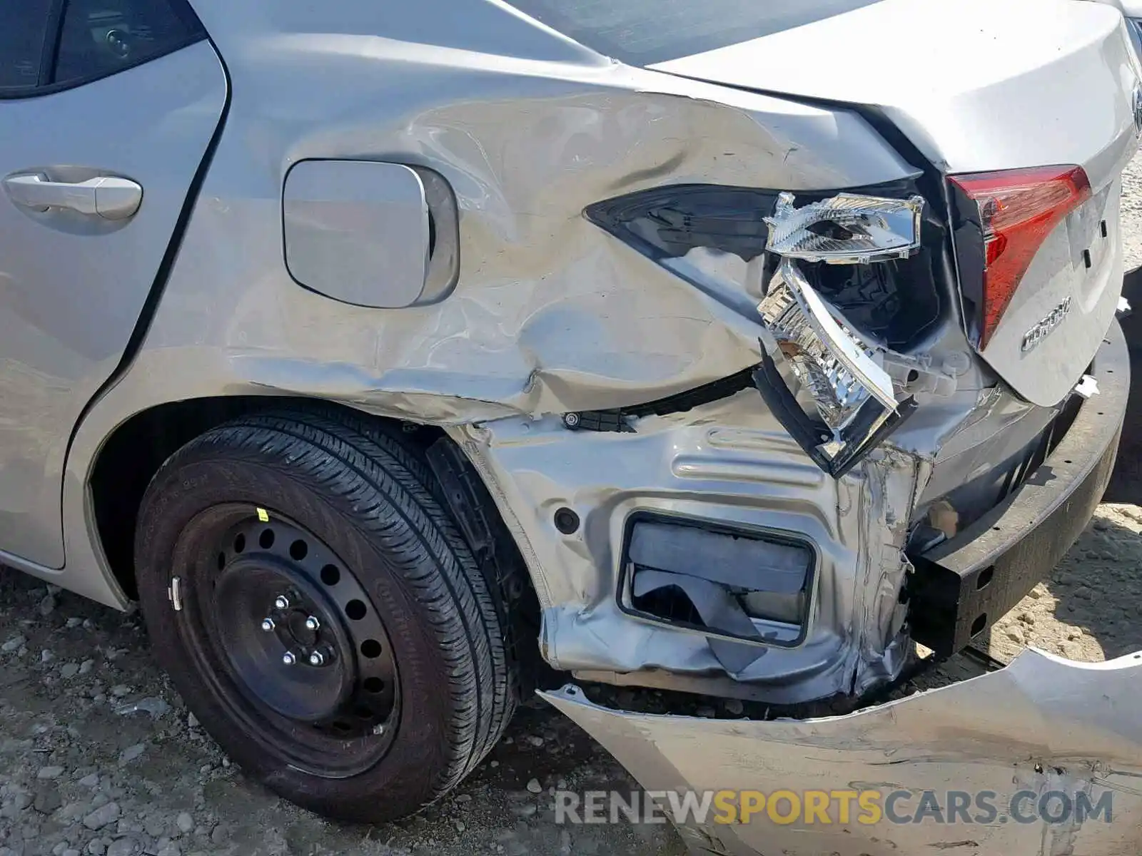 9 Photograph of a damaged car 5YFBURHEXKP944902 TOYOTA COROLLA 2019