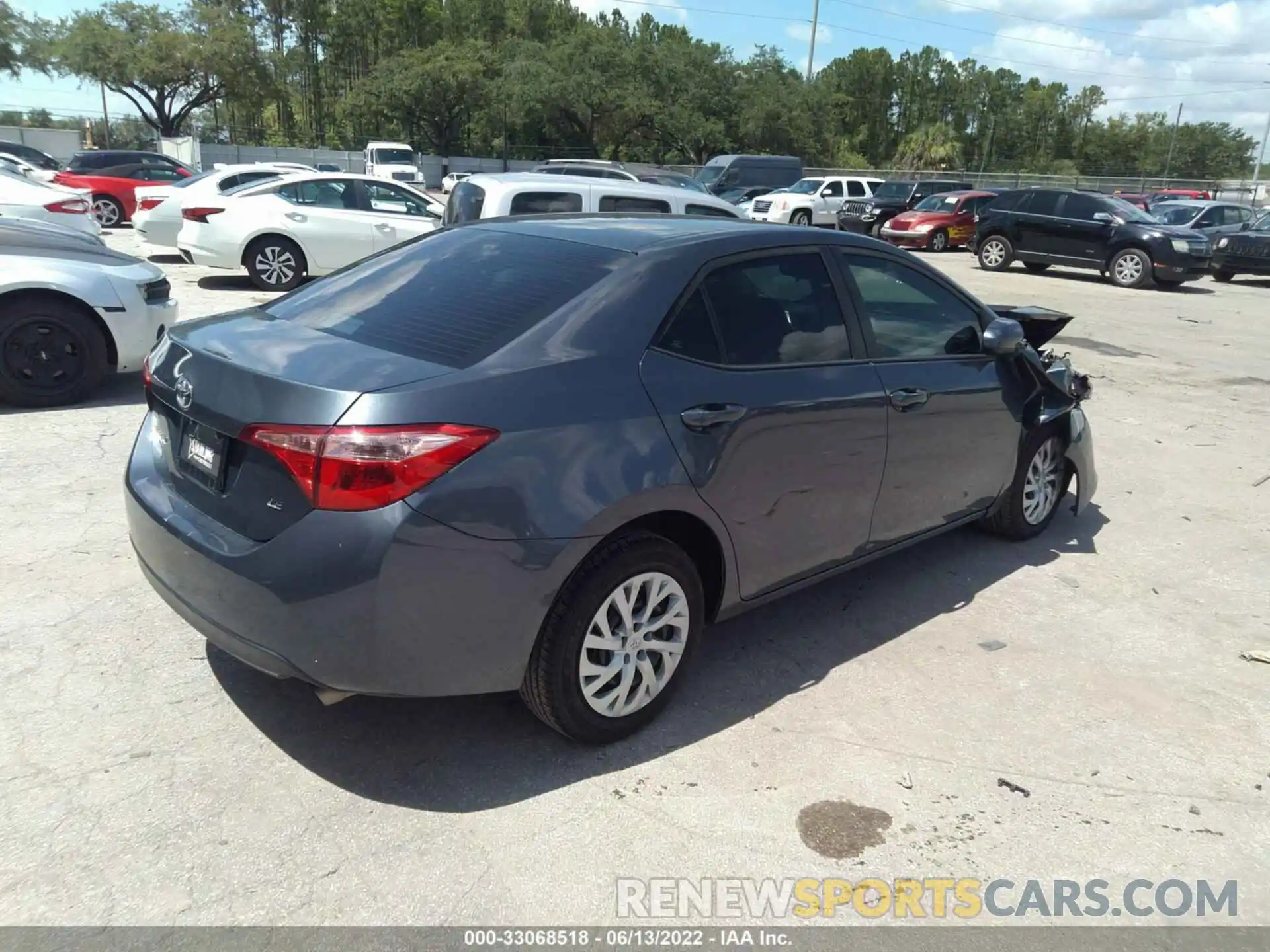 4 Photograph of a damaged car 5YFBURHEXKP945144 TOYOTA COROLLA 2019