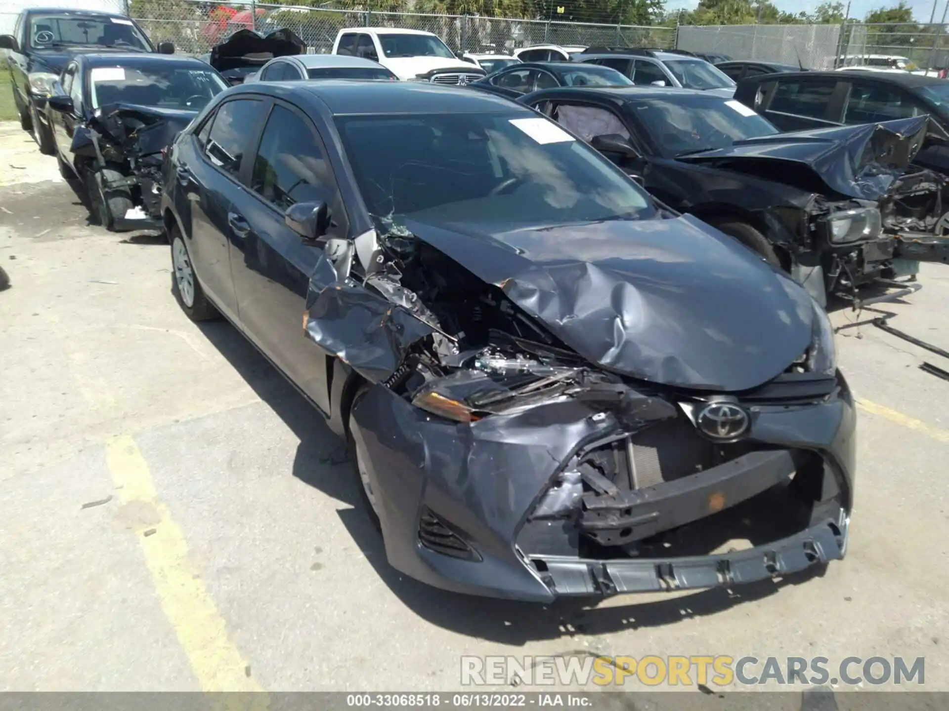 6 Photograph of a damaged car 5YFBURHEXKP945144 TOYOTA COROLLA 2019