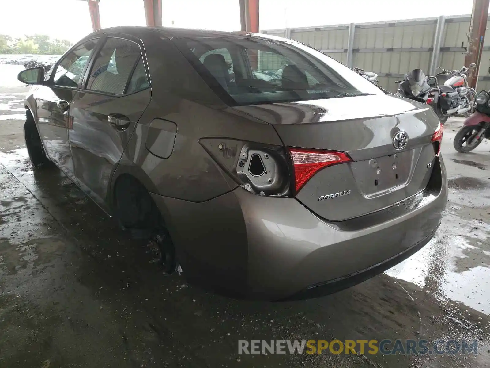 3 Photograph of a damaged car 5YFBURHEXKP945273 TOYOTA COROLLA 2019