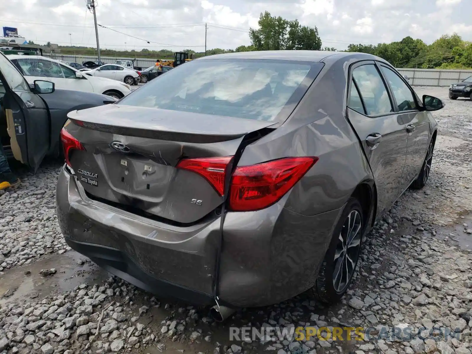 4 Photograph of a damaged car 5YFBURHEXKP945628 TOYOTA COROLLA 2019