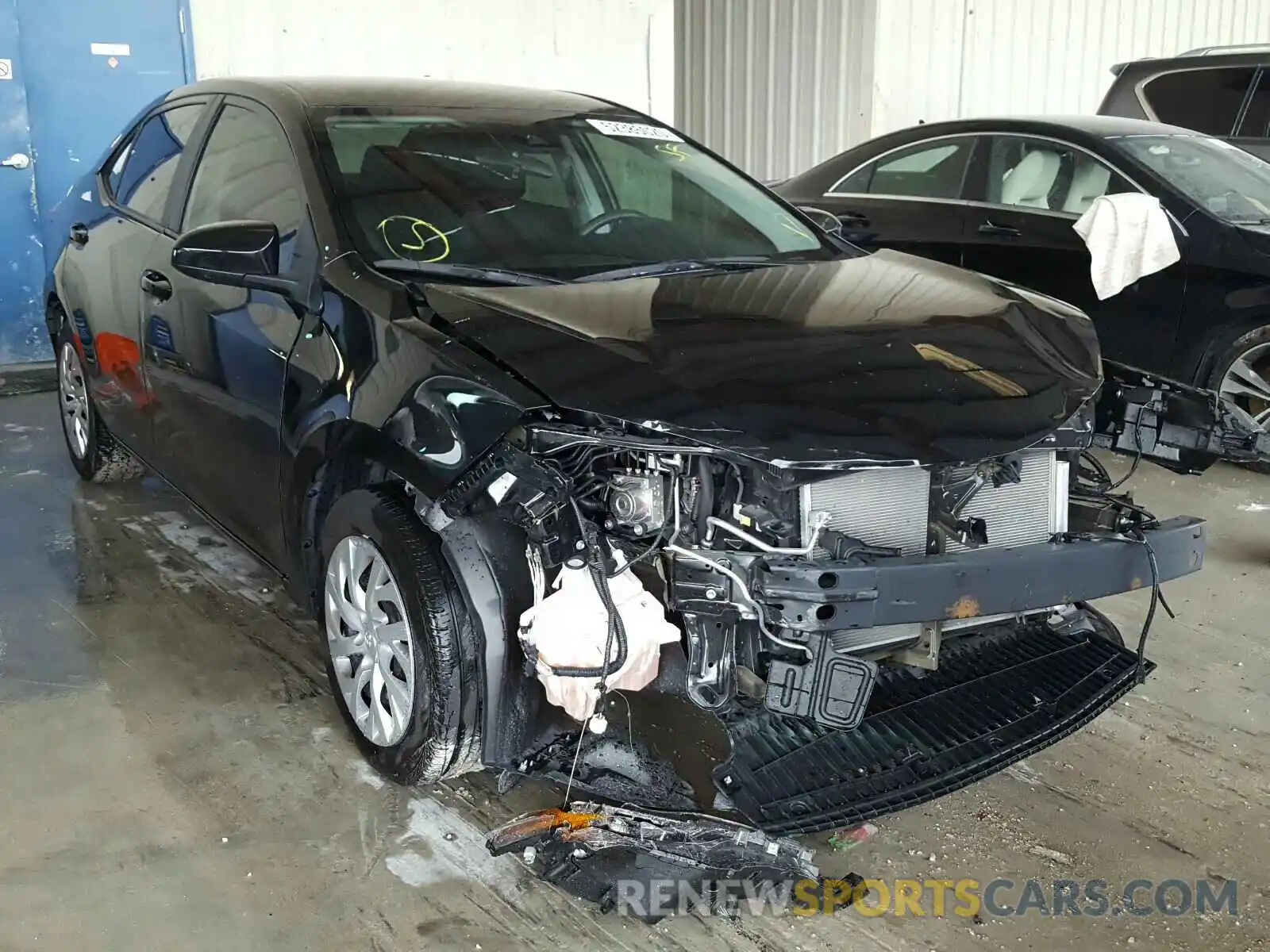 1 Photograph of a damaged car 5YFBURHEXKP945788 TOYOTA COROLLA 2019