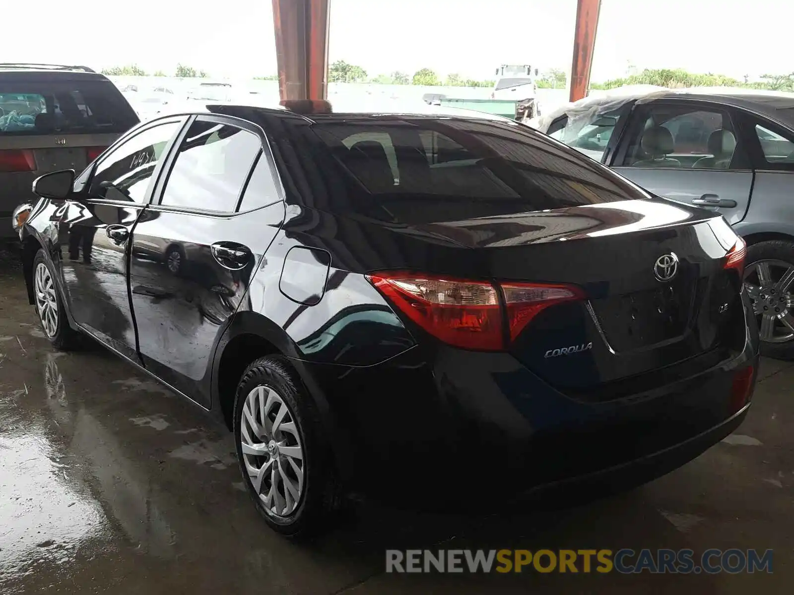 3 Photograph of a damaged car 5YFBURHEXKP945788 TOYOTA COROLLA 2019