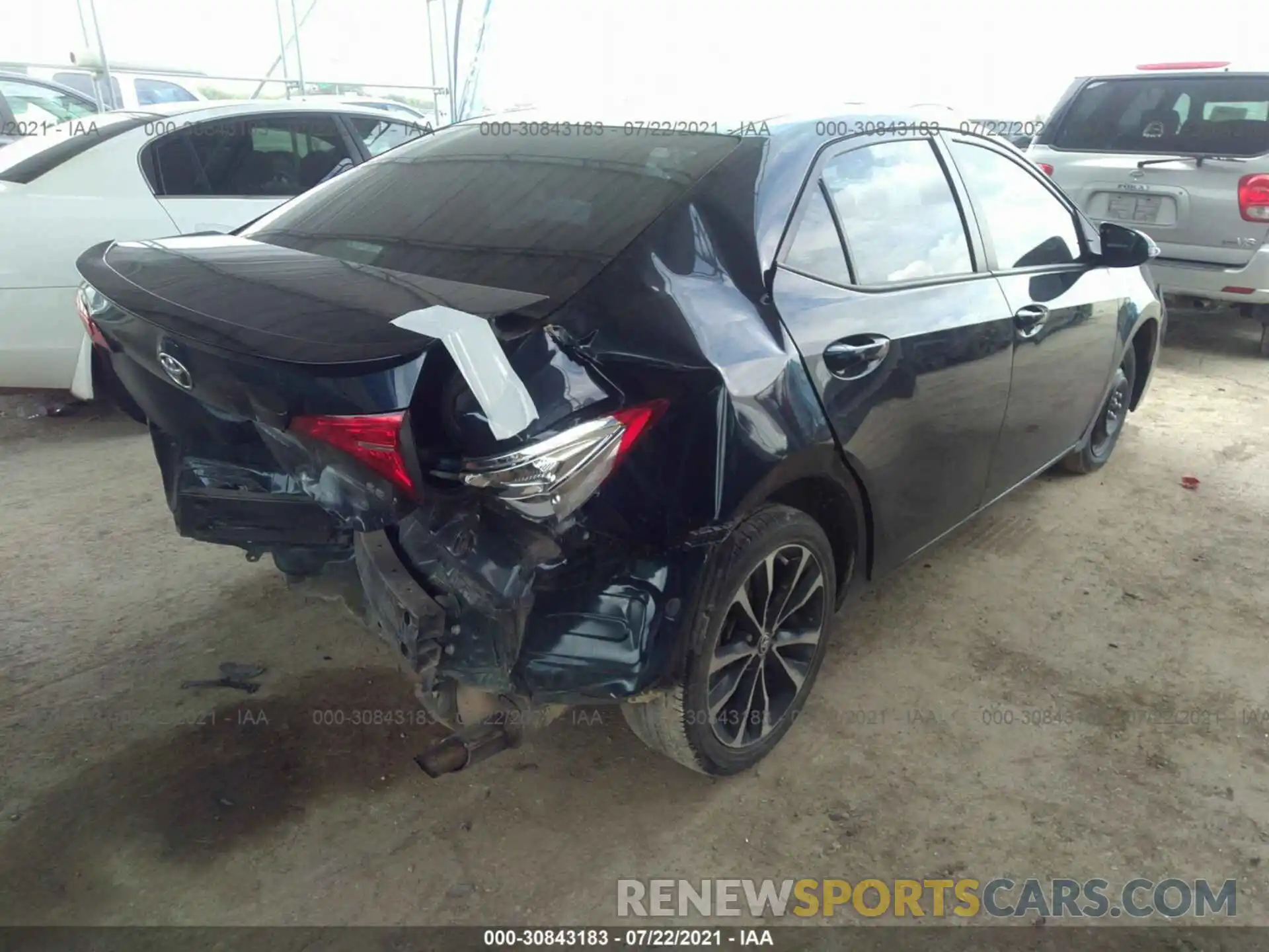 4 Photograph of a damaged car 5YFBURHEXKP945886 TOYOTA COROLLA 2019