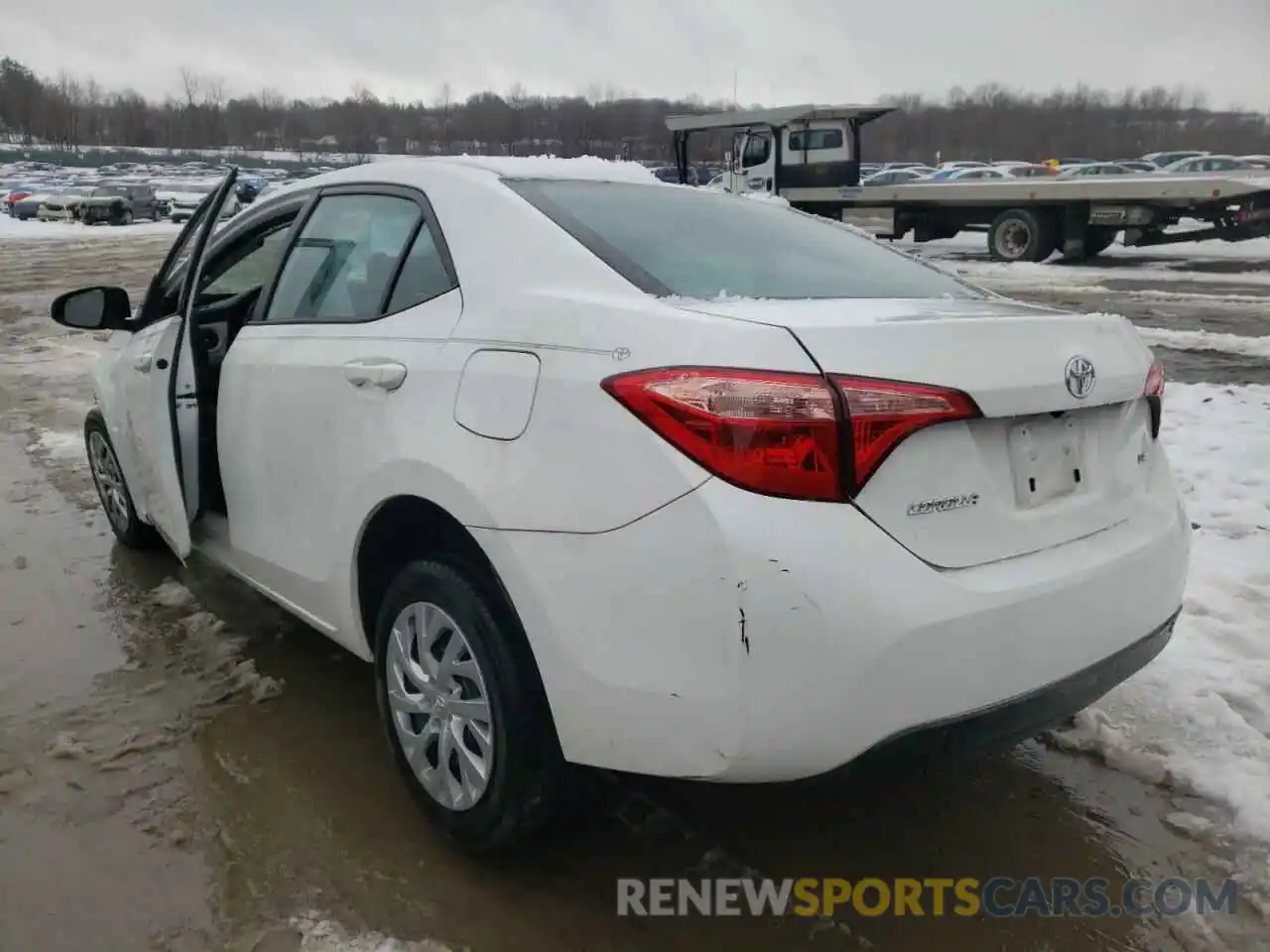 3 Photograph of a damaged car 5YFBURHEXKP946004 TOYOTA COROLLA 2019