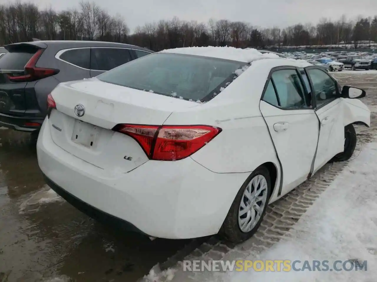 4 Photograph of a damaged car 5YFBURHEXKP946004 TOYOTA COROLLA 2019