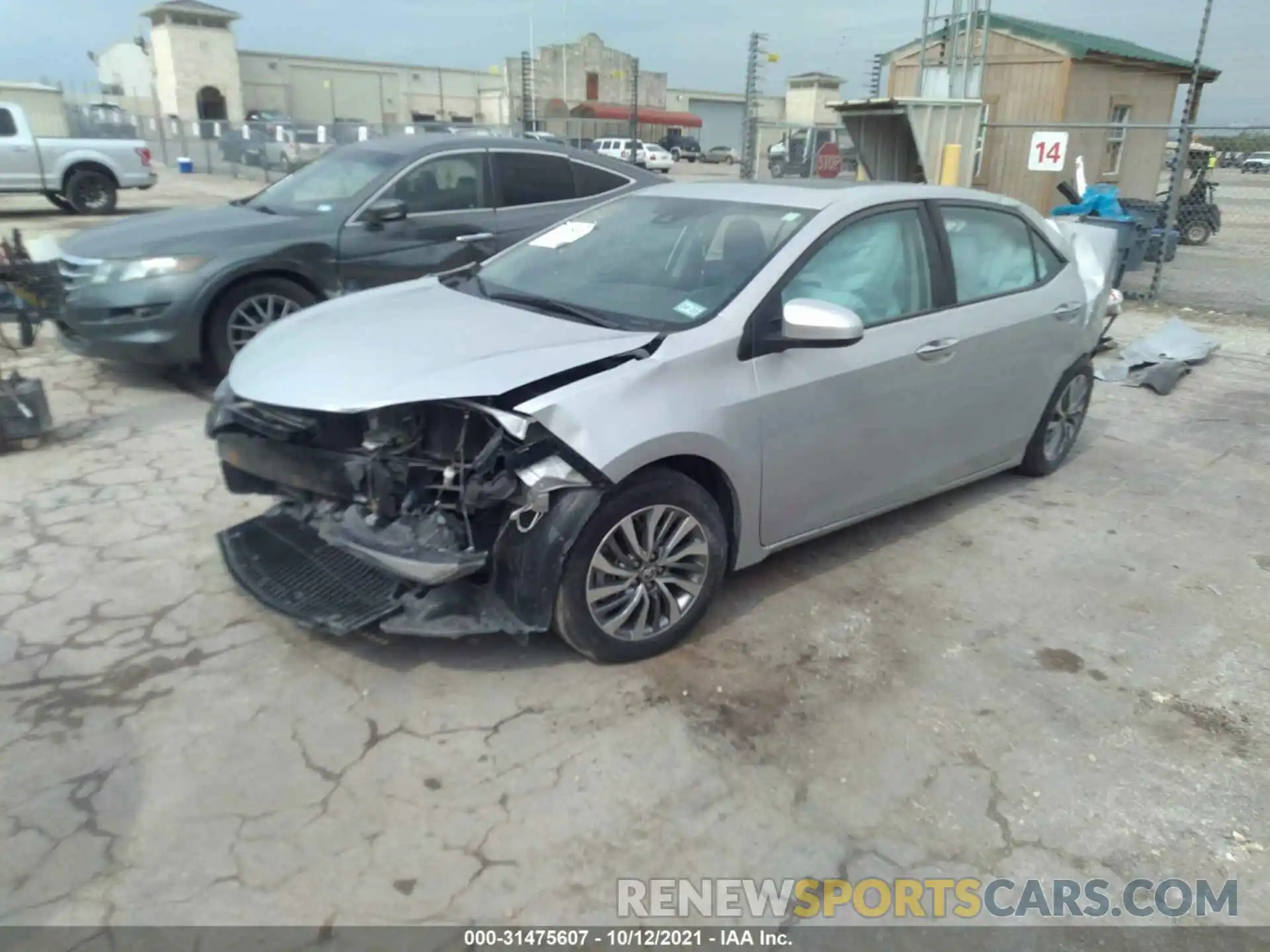 2 Photograph of a damaged car 5YFBURHEXKP946794 TOYOTA COROLLA 2019