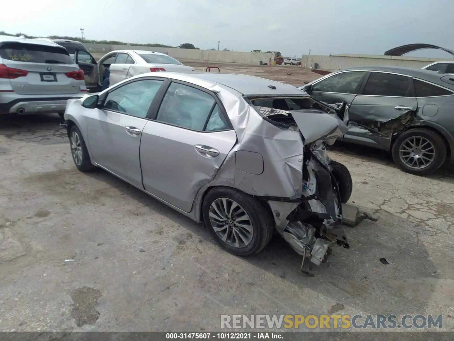 3 Photograph of a damaged car 5YFBURHEXKP946794 TOYOTA COROLLA 2019