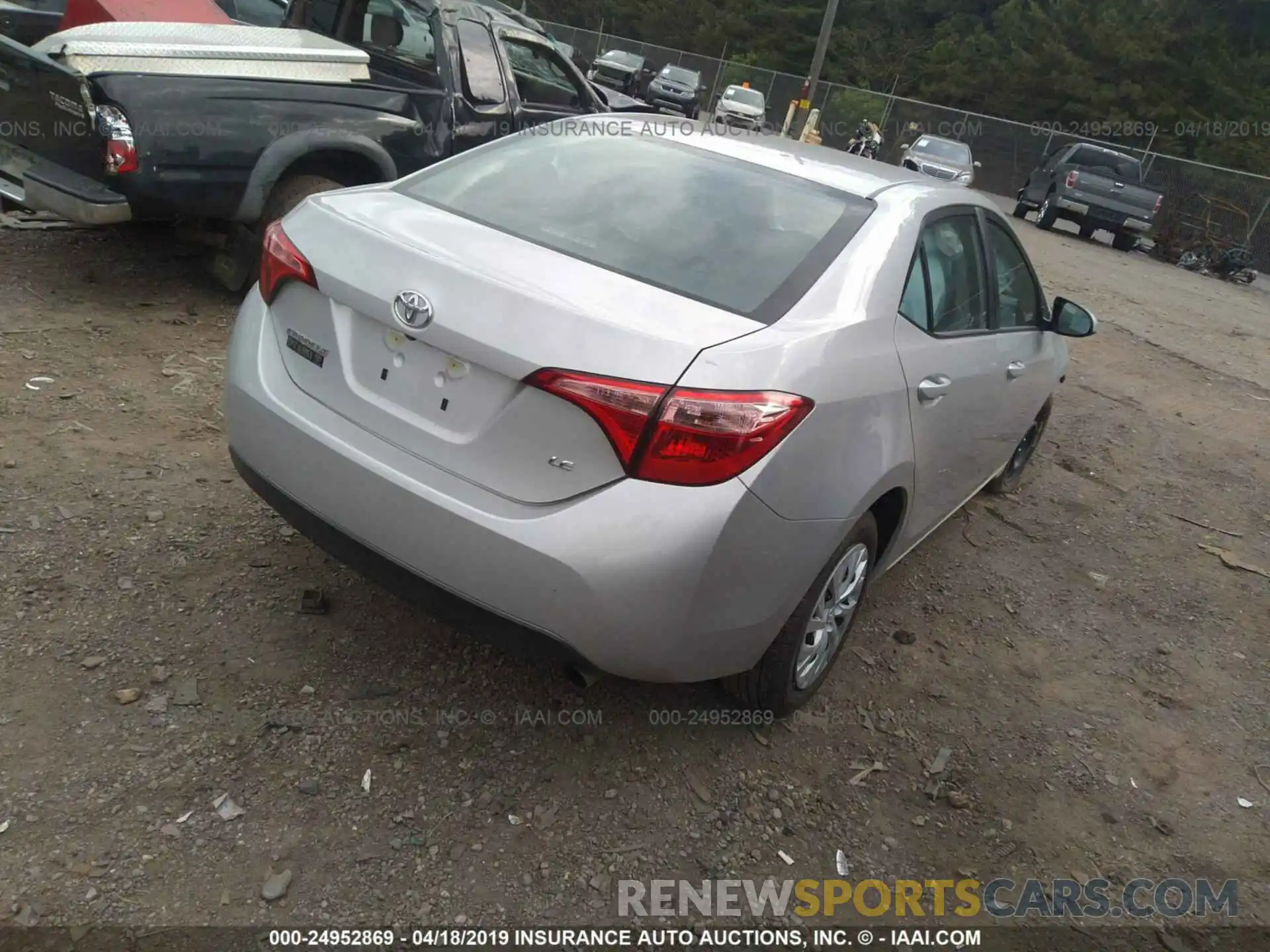 4 Photograph of a damaged car 5YFBURHEXKP946813 TOYOTA COROLLA 2019