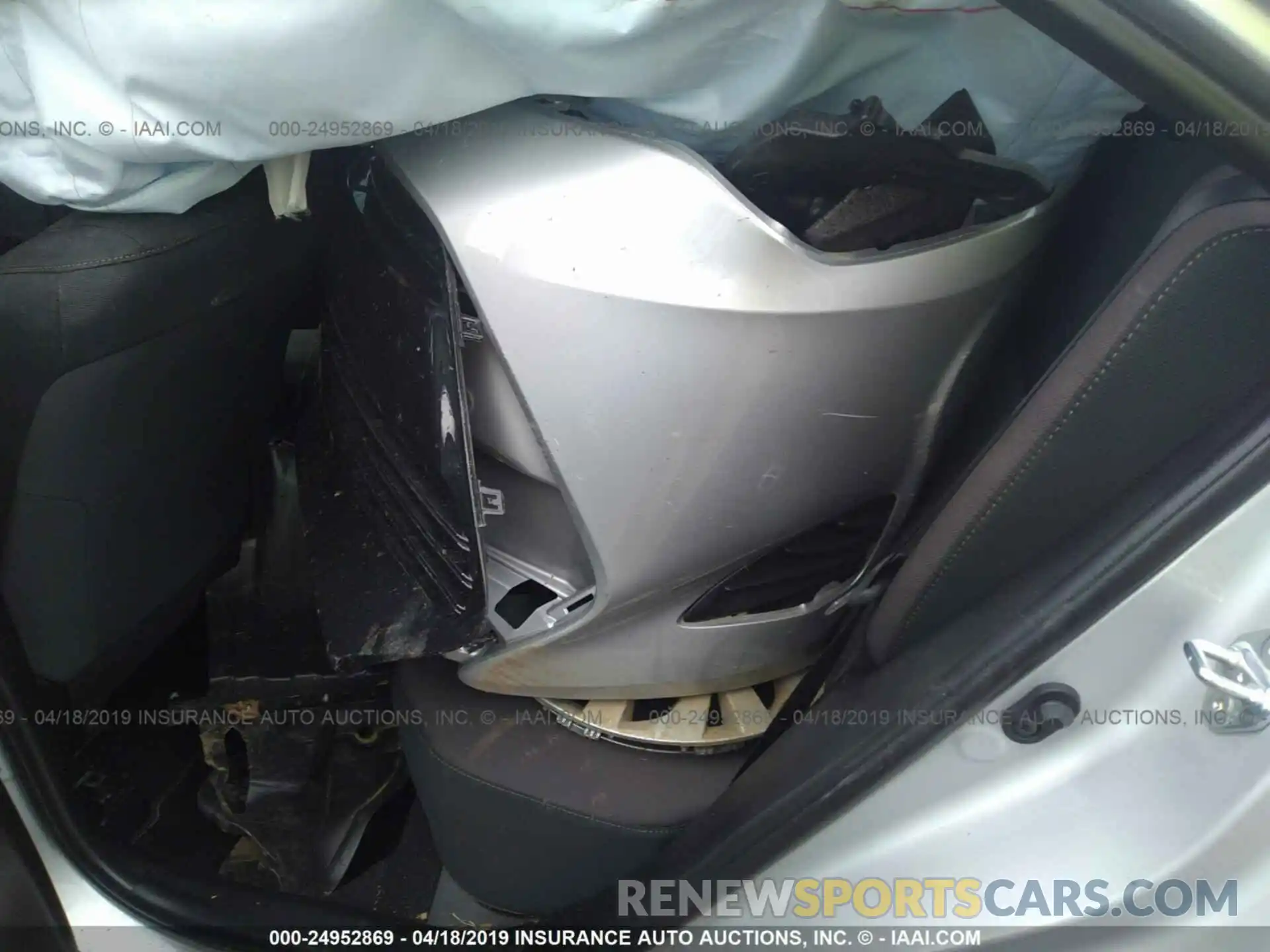 8 Photograph of a damaged car 5YFBURHEXKP946813 TOYOTA COROLLA 2019