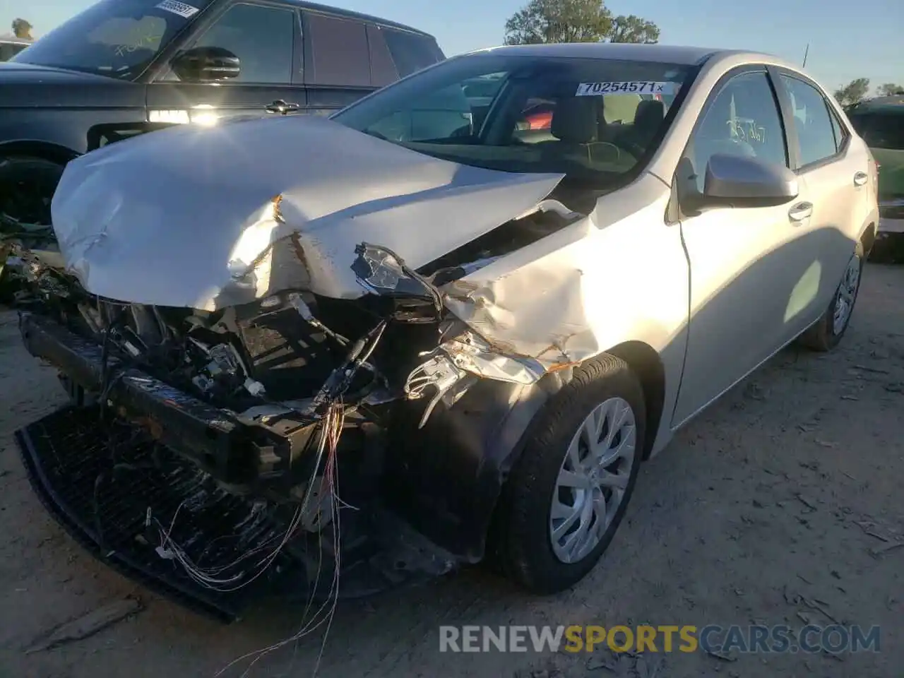 2 Photograph of a damaged car 5YFBURHEXKP947041 TOYOTA COROLLA 2019