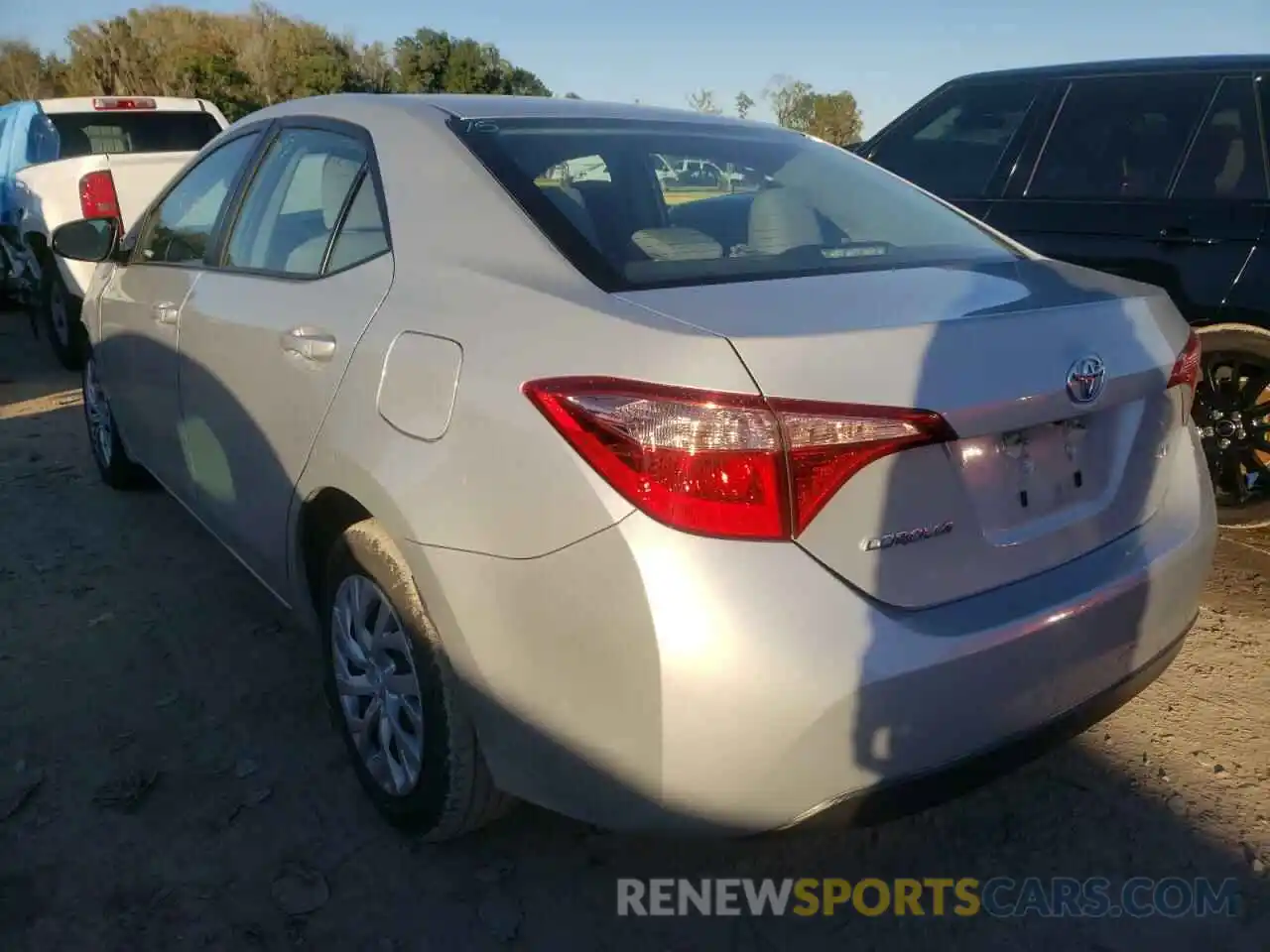 3 Photograph of a damaged car 5YFBURHEXKP947041 TOYOTA COROLLA 2019