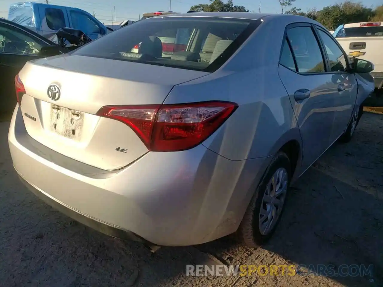 4 Photograph of a damaged car 5YFBURHEXKP947041 TOYOTA COROLLA 2019