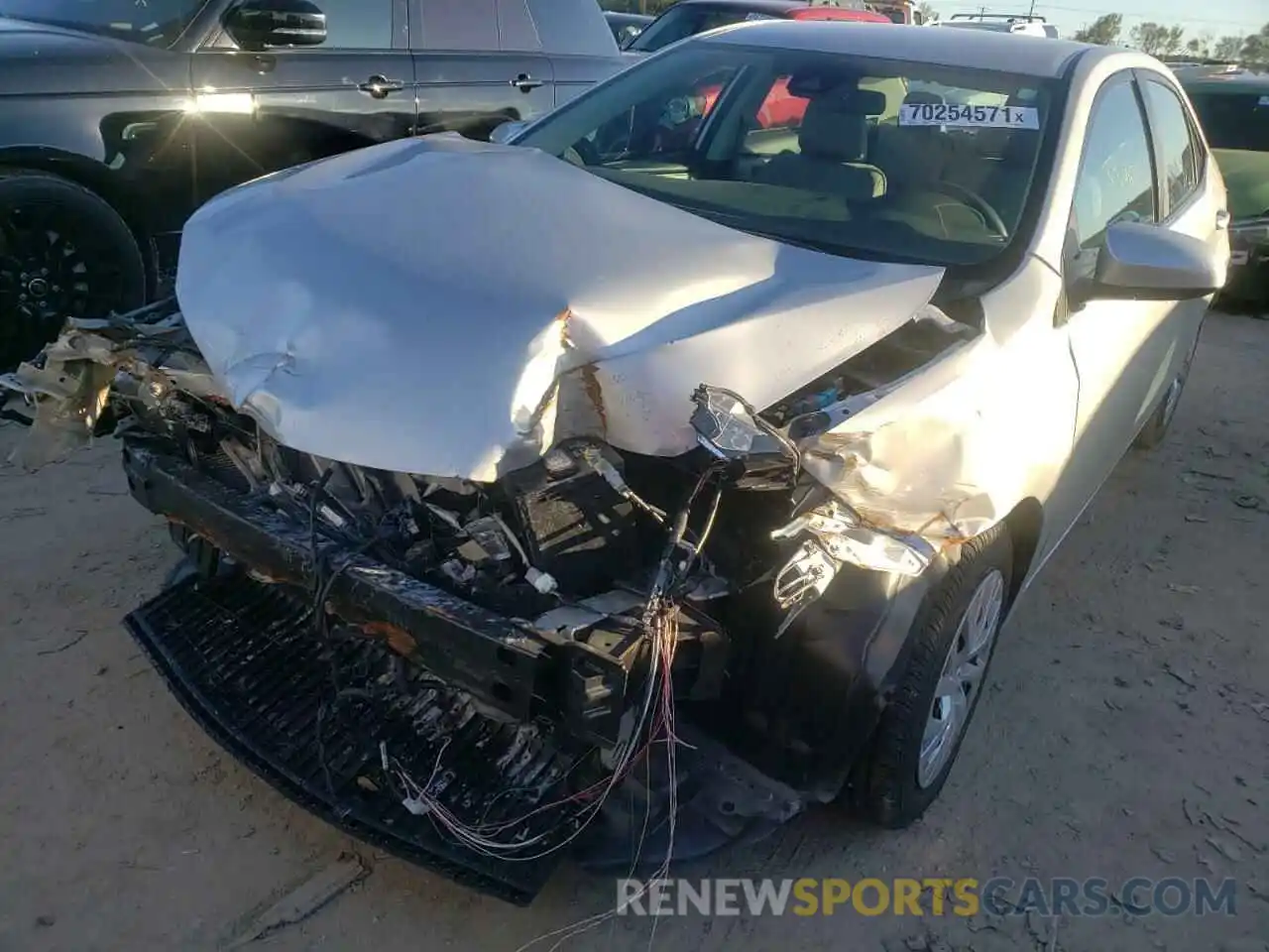 9 Photograph of a damaged car 5YFBURHEXKP947041 TOYOTA COROLLA 2019