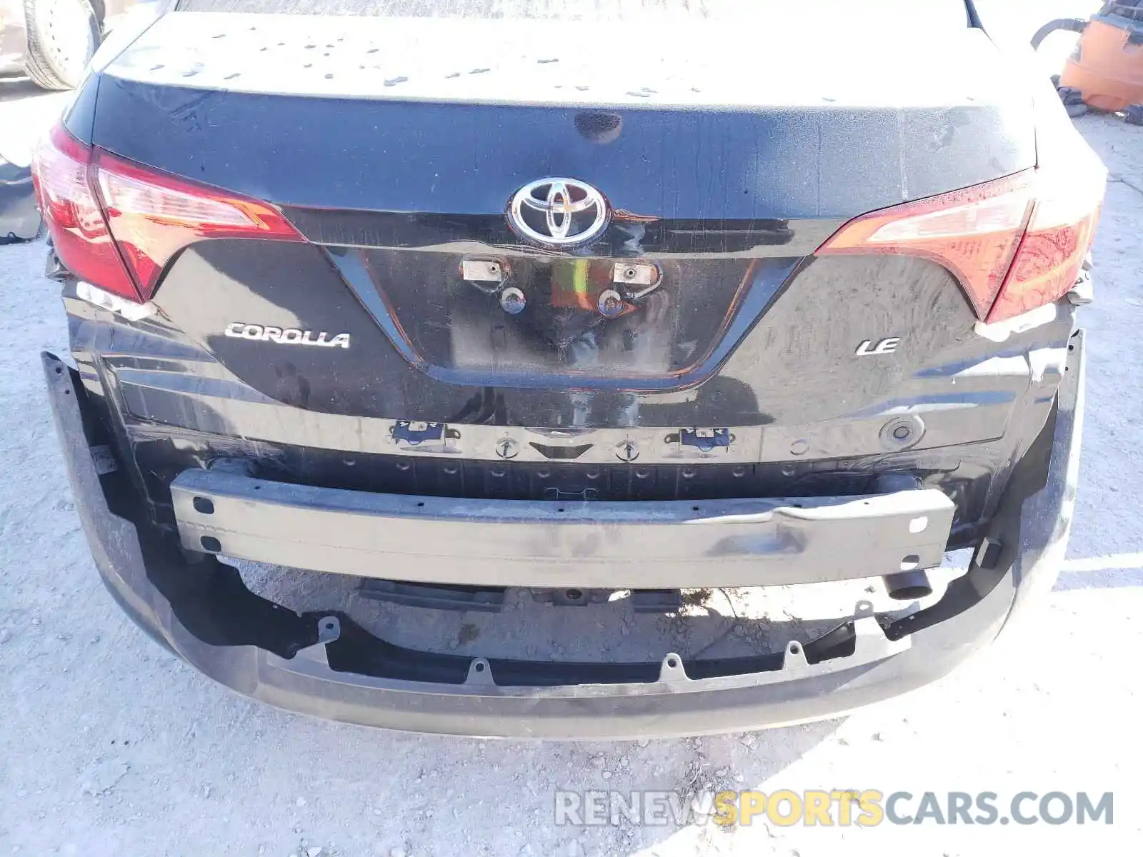 9 Photograph of a damaged car 5YFBURHEXKP947170 TOYOTA COROLLA 2019