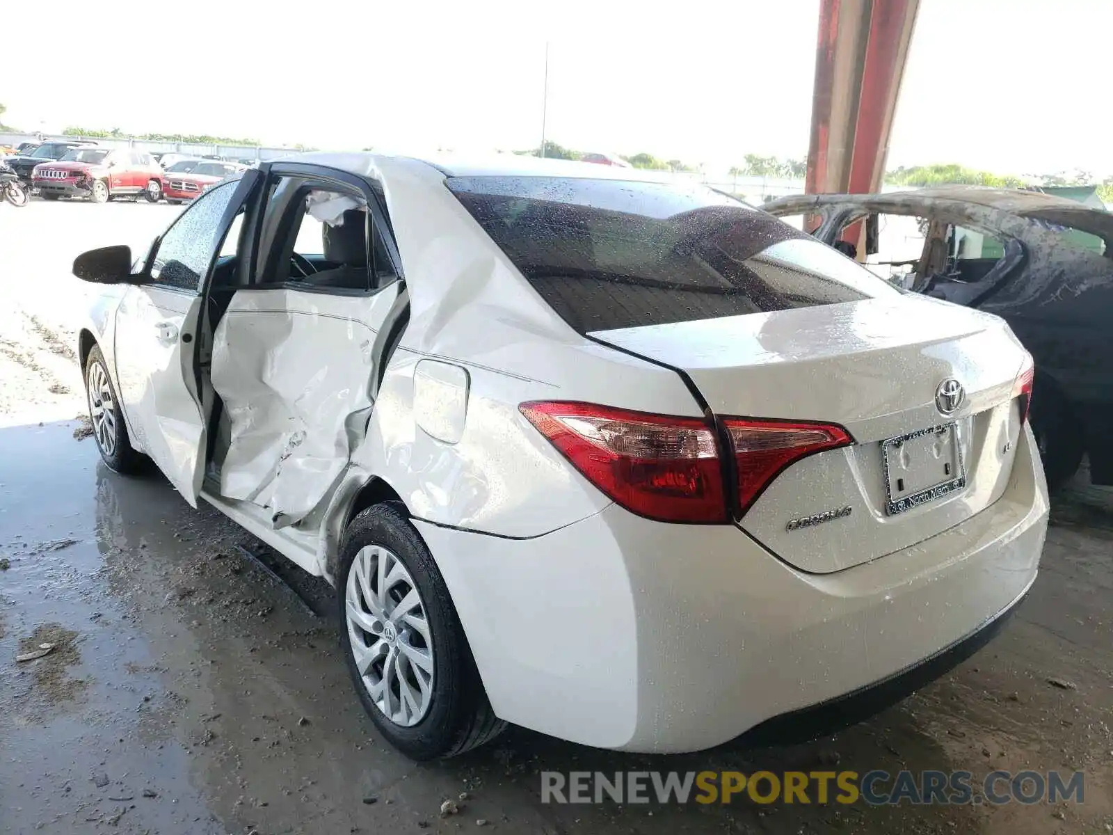 3 Photograph of a damaged car 5YFBURHEXKP947296 TOYOTA COROLLA 2019