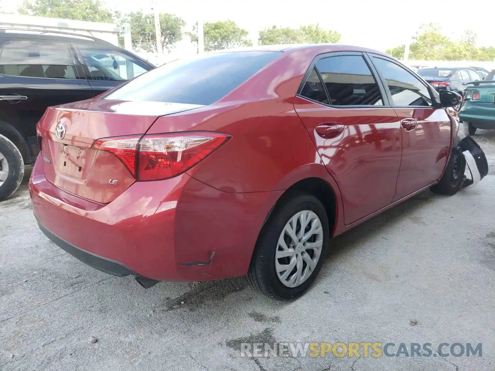 4 Photograph of a damaged car 5YFBURHEXKP947380 TOYOTA COROLLA 2019