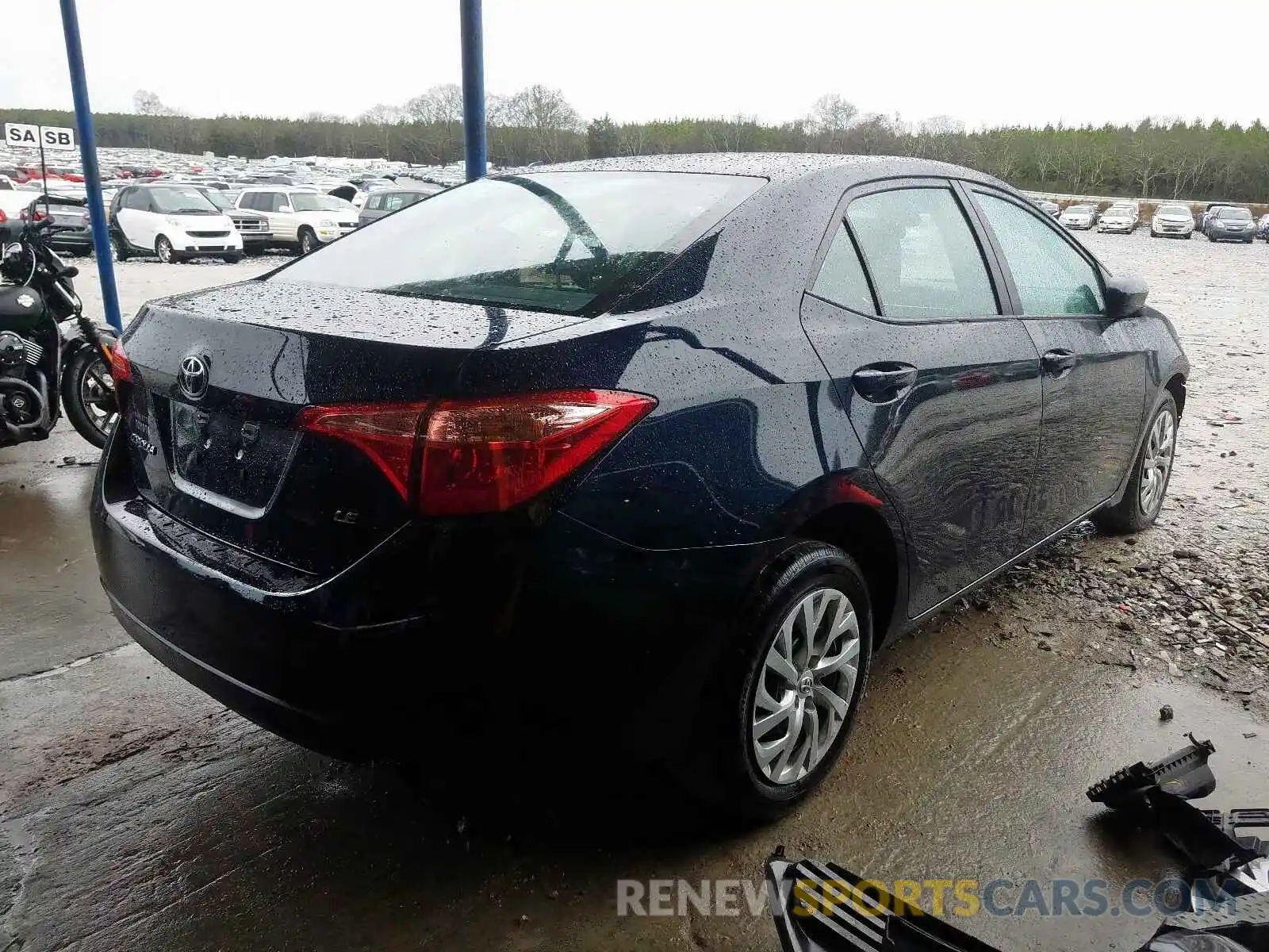 4 Photograph of a damaged car 5YFBURHEXKP948593 TOYOTA COROLLA 2019