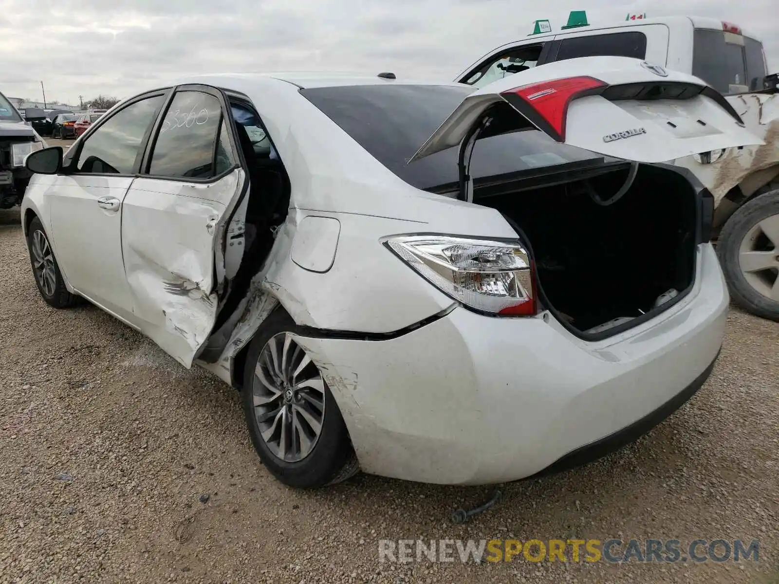 3 Photograph of a damaged car 5YFBURHEXKP948609 TOYOTA COROLLA 2019