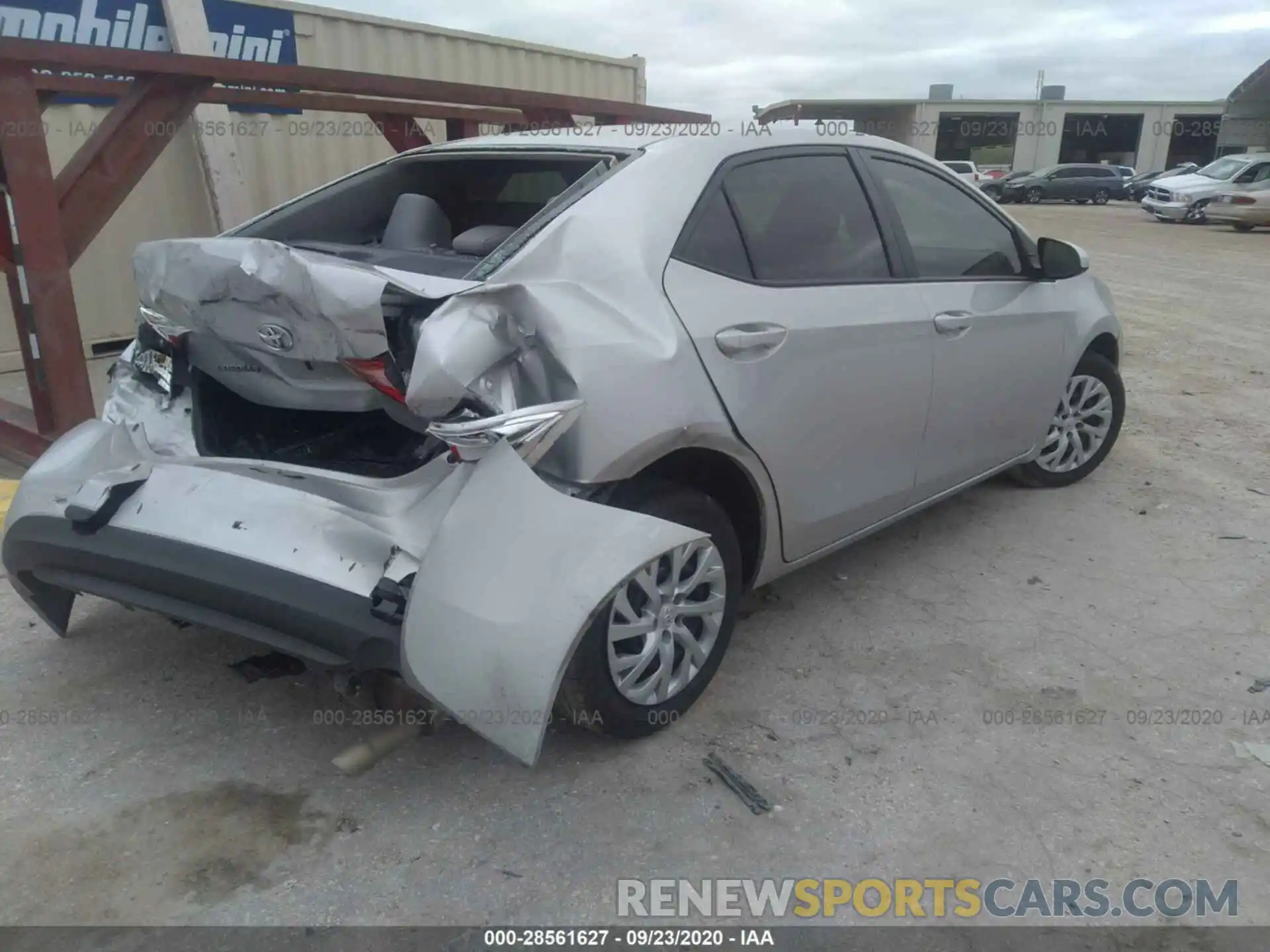 4 Photograph of a damaged car 5YFBURHEXKP948805 TOYOTA COROLLA 2019