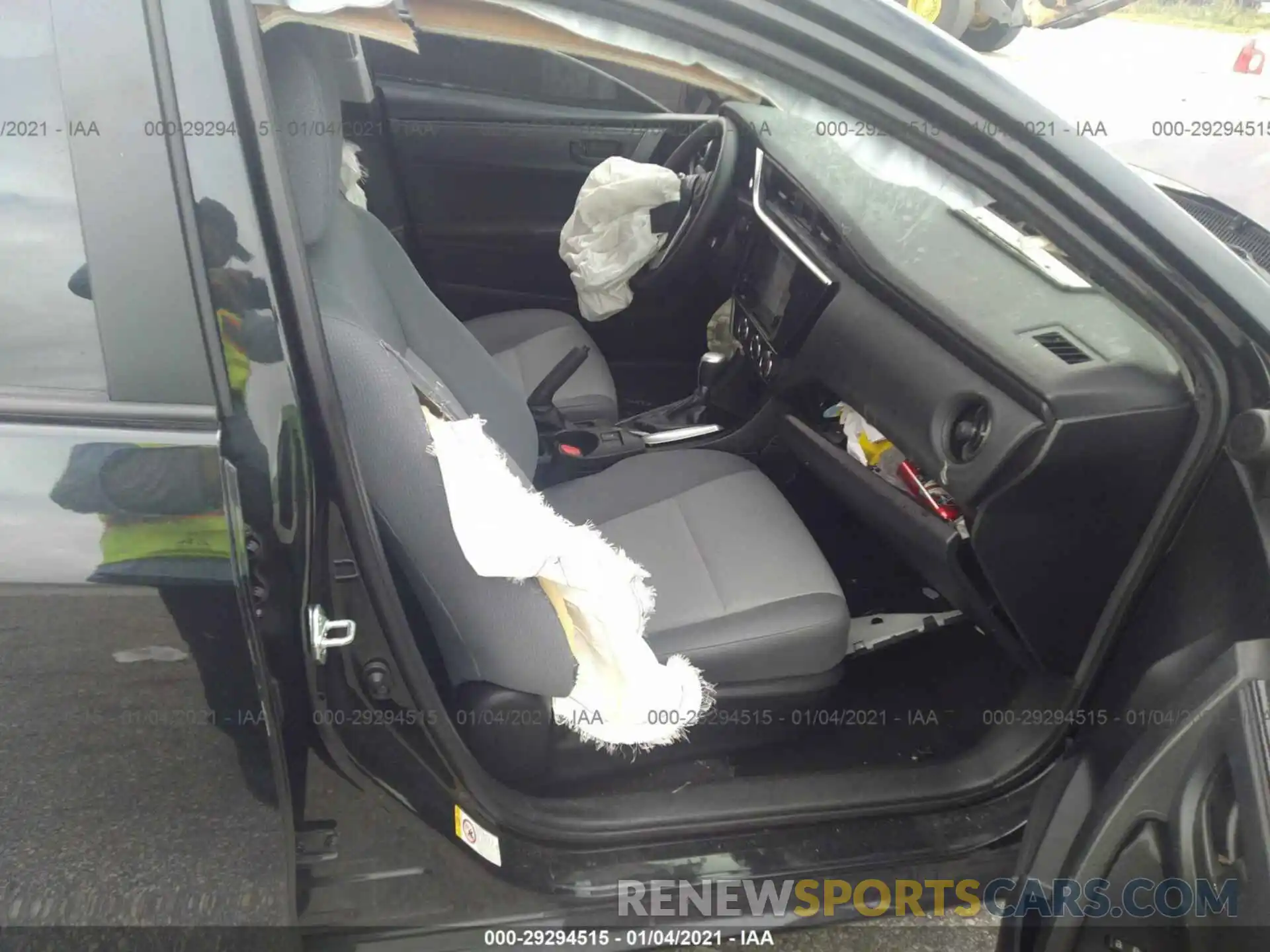 5 Photograph of a damaged car 5YFBURHEXKP949792 TOYOTA COROLLA 2019