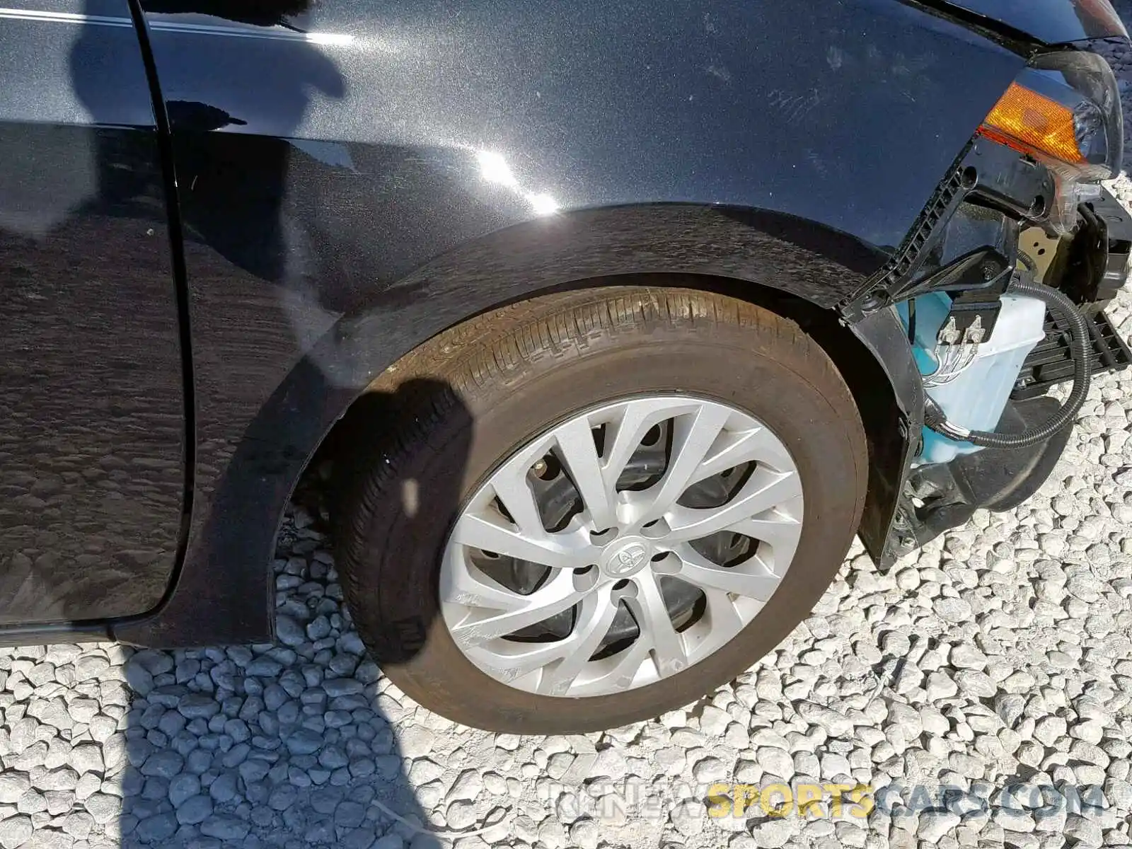 9 Photograph of a damaged car 5YFBVRHL6KP887257 TOYOTA COROLLA 2019