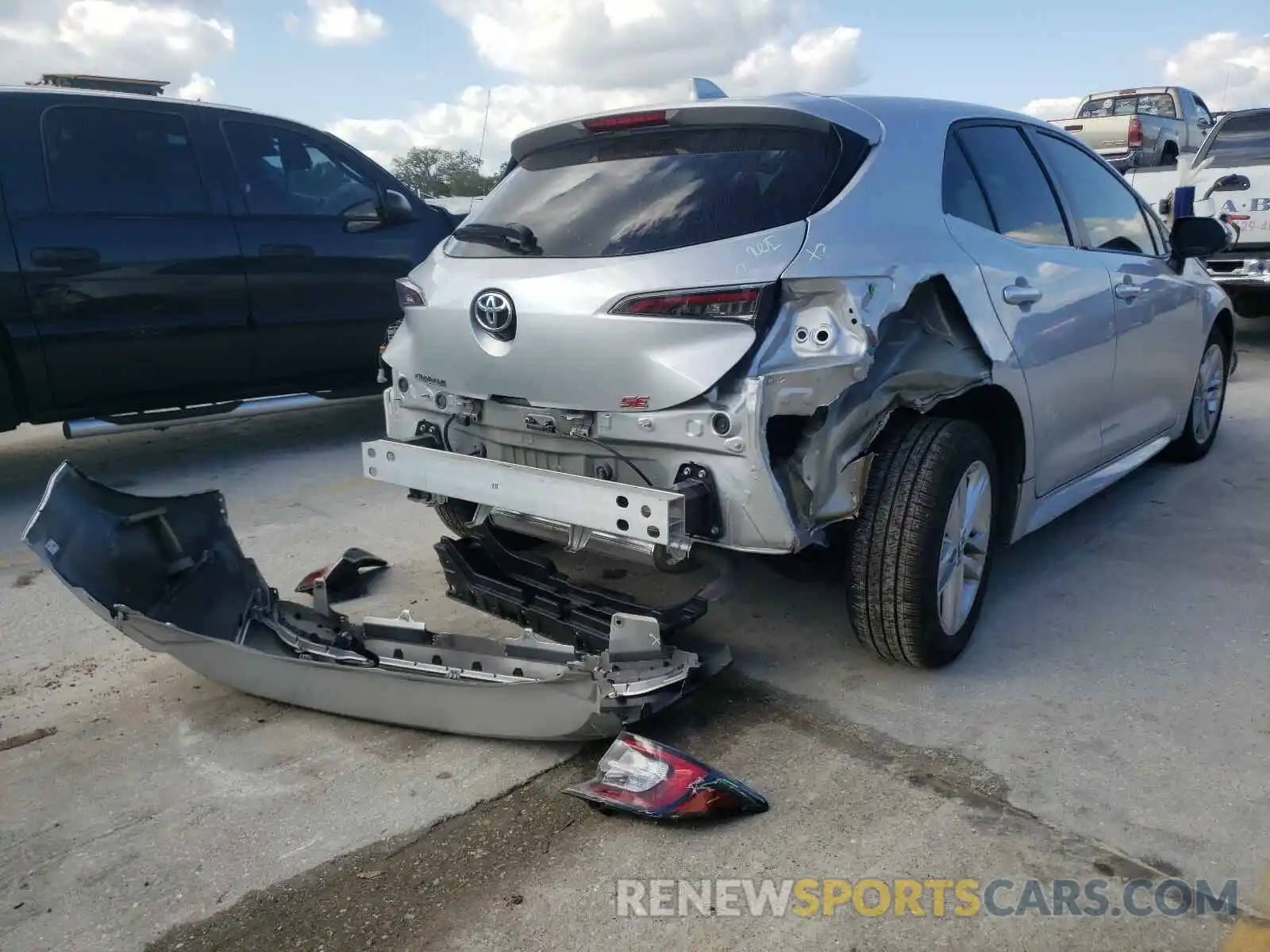 4 Photograph of a damaged car JTNK4RBE1K3044175 TOYOTA COROLLA 2019