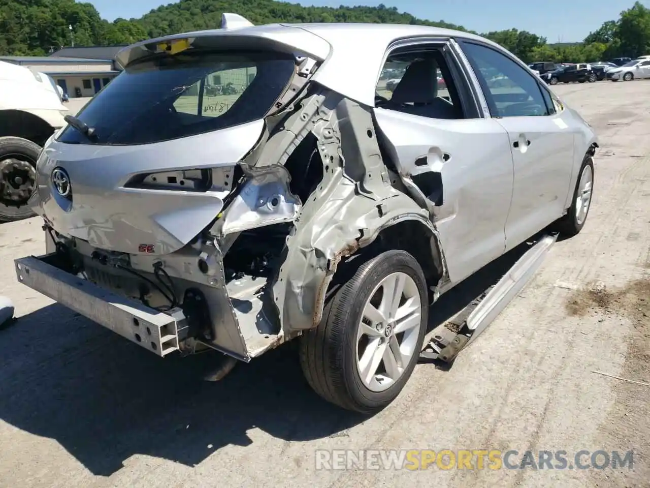 4 Photograph of a damaged car JTNK4RBE1K3047075 TOYOTA COROLLA 2019