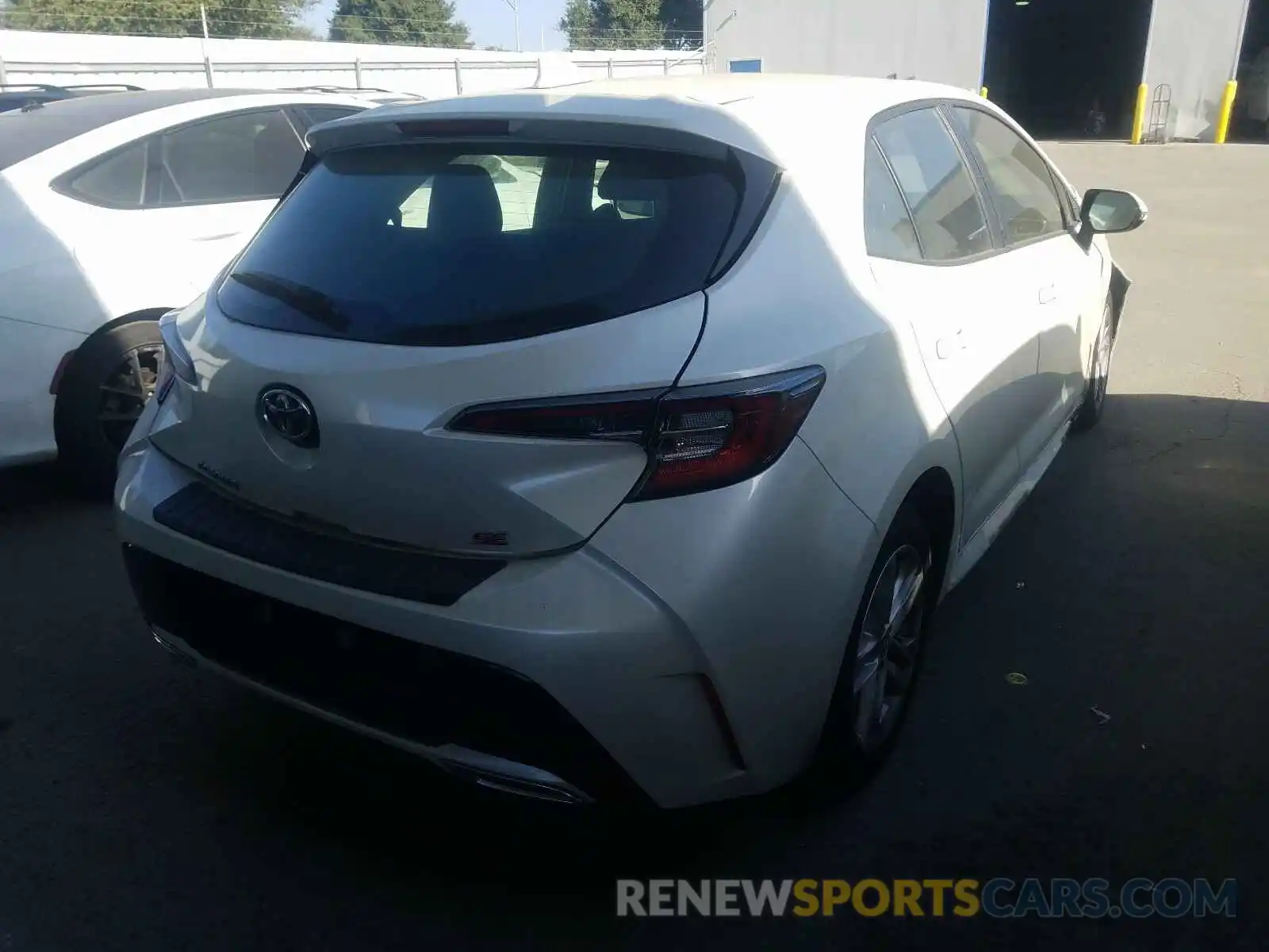 4 Photograph of a damaged car JTNK4RBE2K3015347 TOYOTA COROLLA 2019