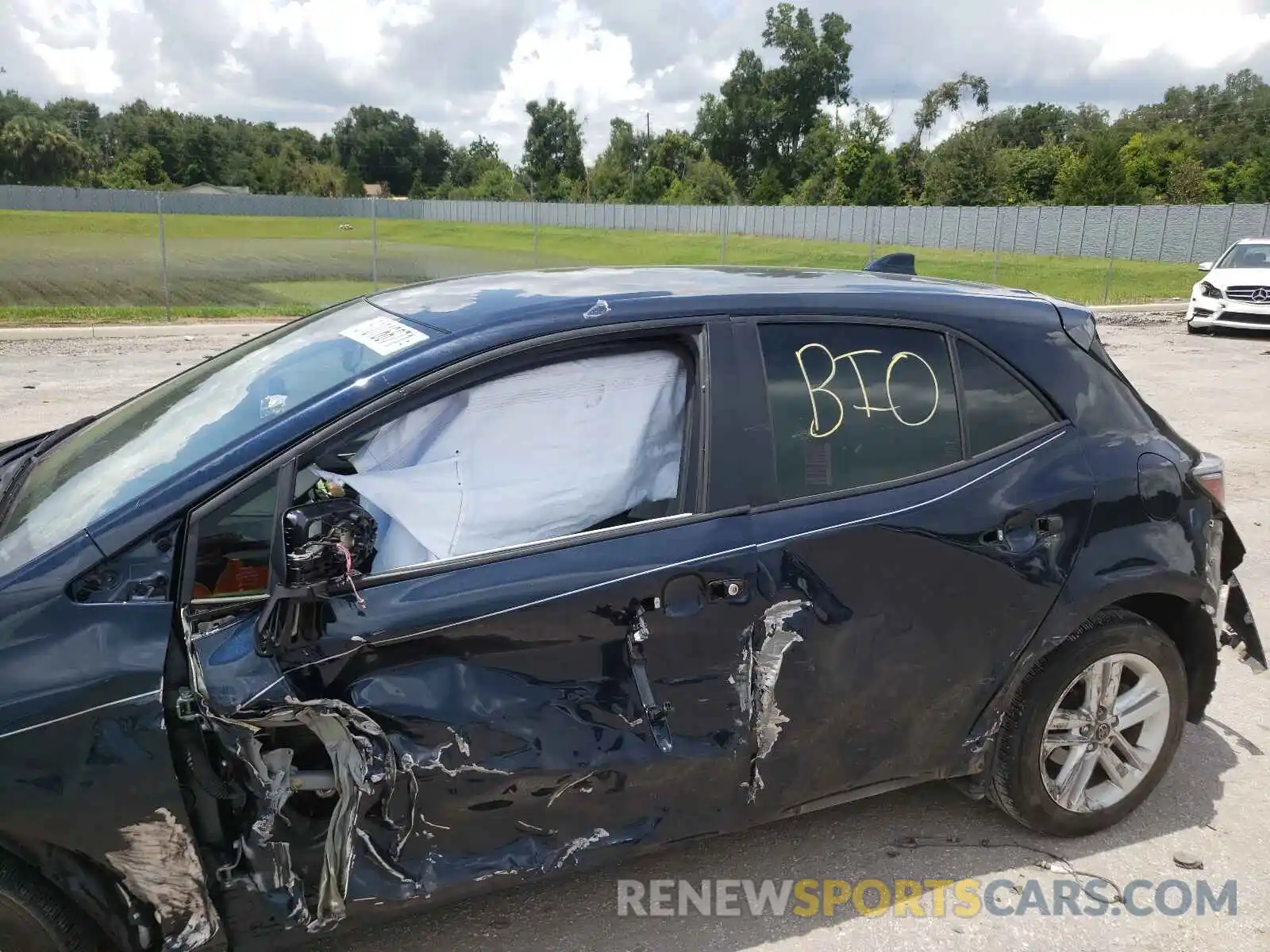 10 Photograph of a damaged car JTNK4RBE2K3049997 TOYOTA COROLLA 2019