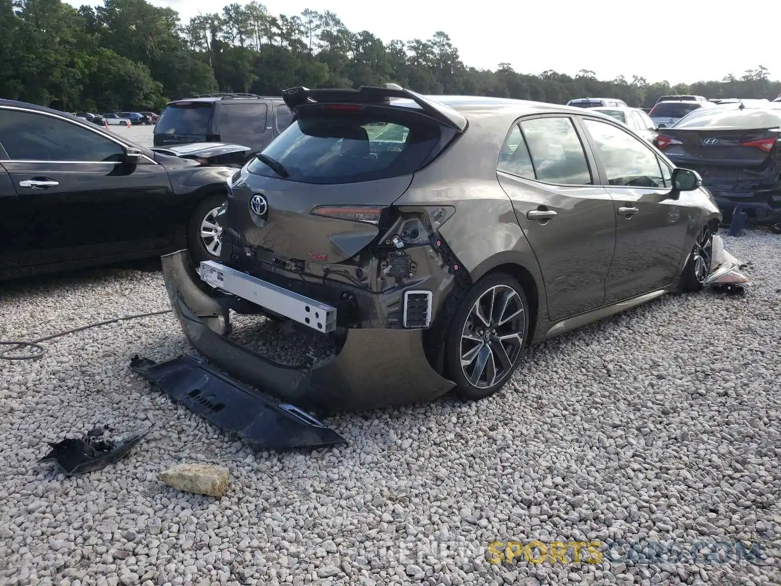 4 Photograph of a damaged car JTNK4RBE3K3018791 TOYOTA COROLLA 2019